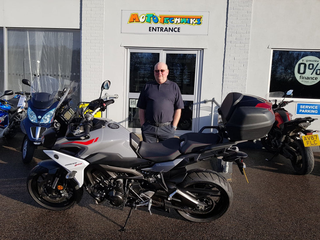 Richards New Tracer 900