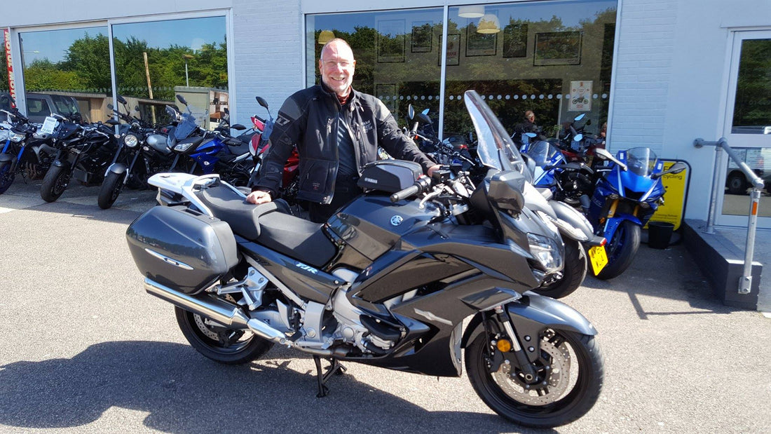 Chris’ new Yamaha FJR1300AE