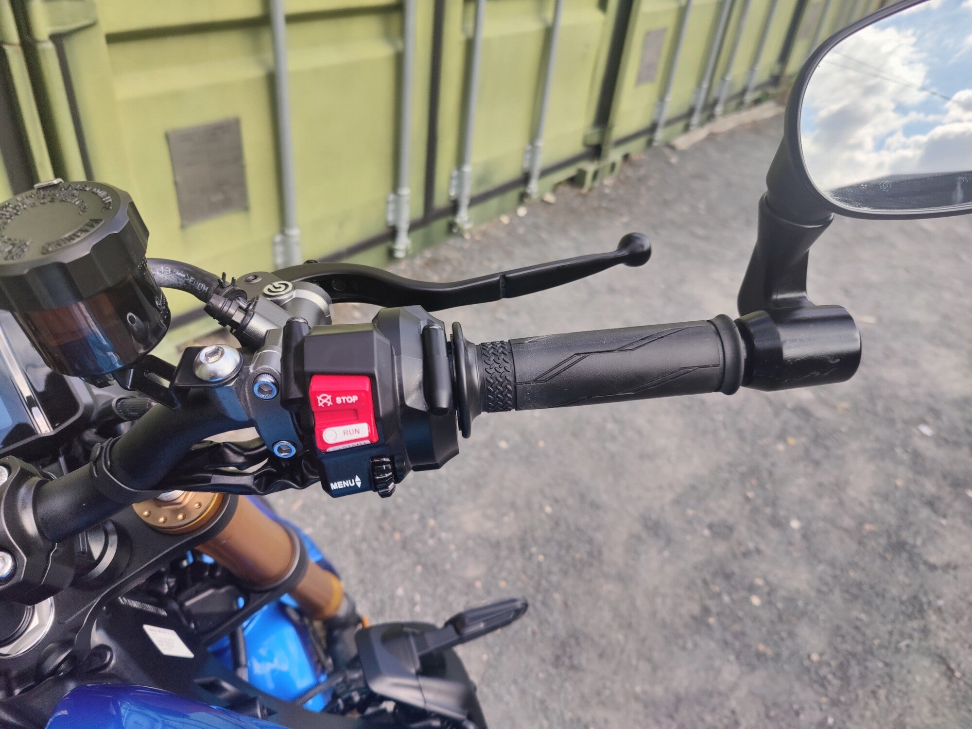 YAMAHA XSR 900 IN LEGEND BLUE image 27