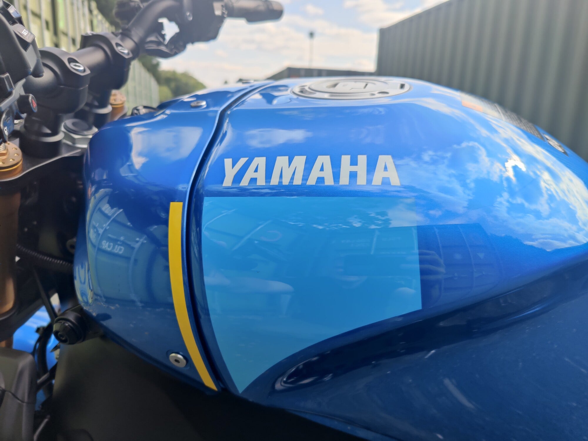 YAMAHA XSR 900 IN LEGEND BLUE image 24
