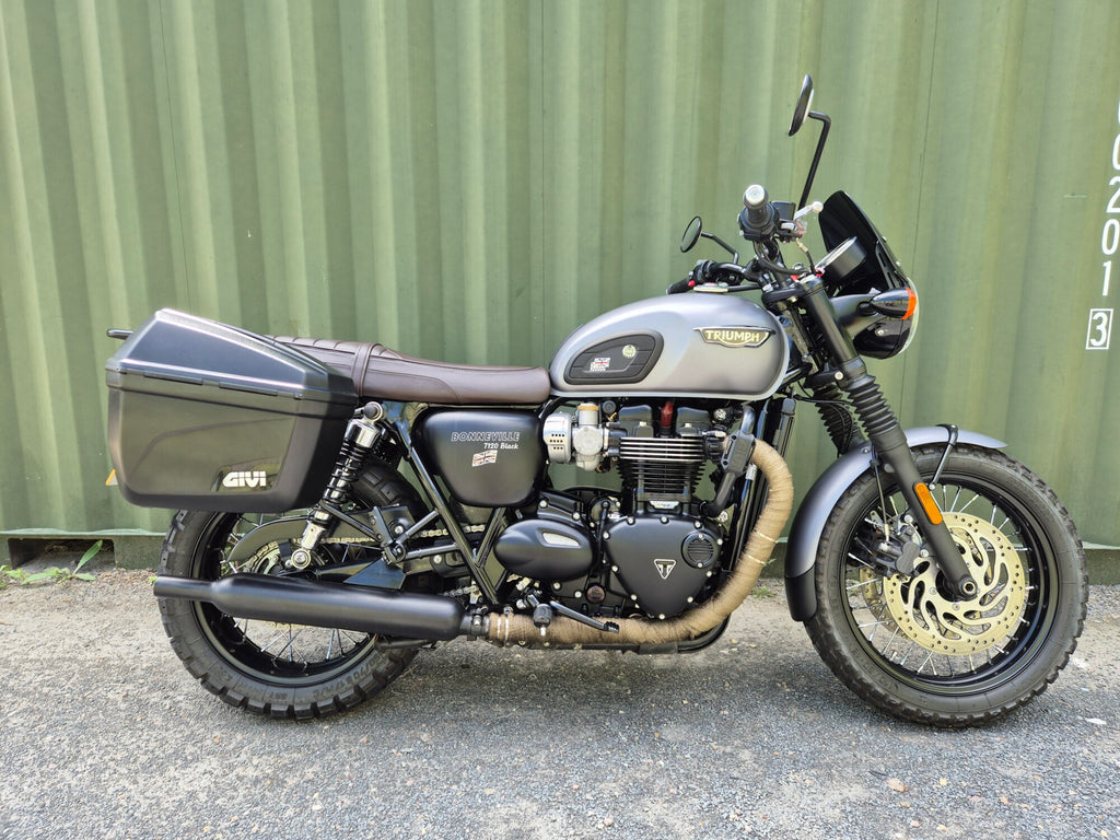 Triumph Bonneville T120 Black