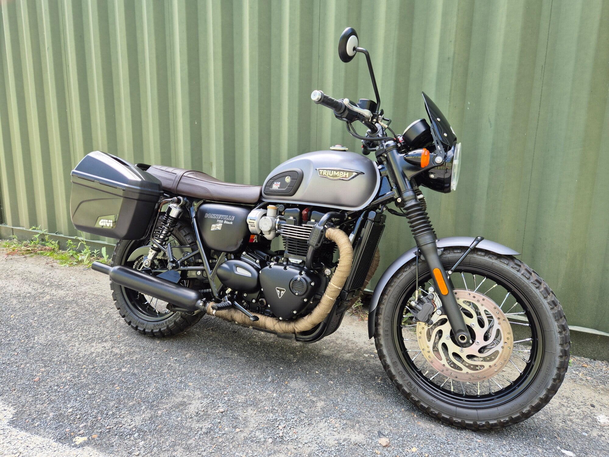 Triumph Bonneville T120 Black