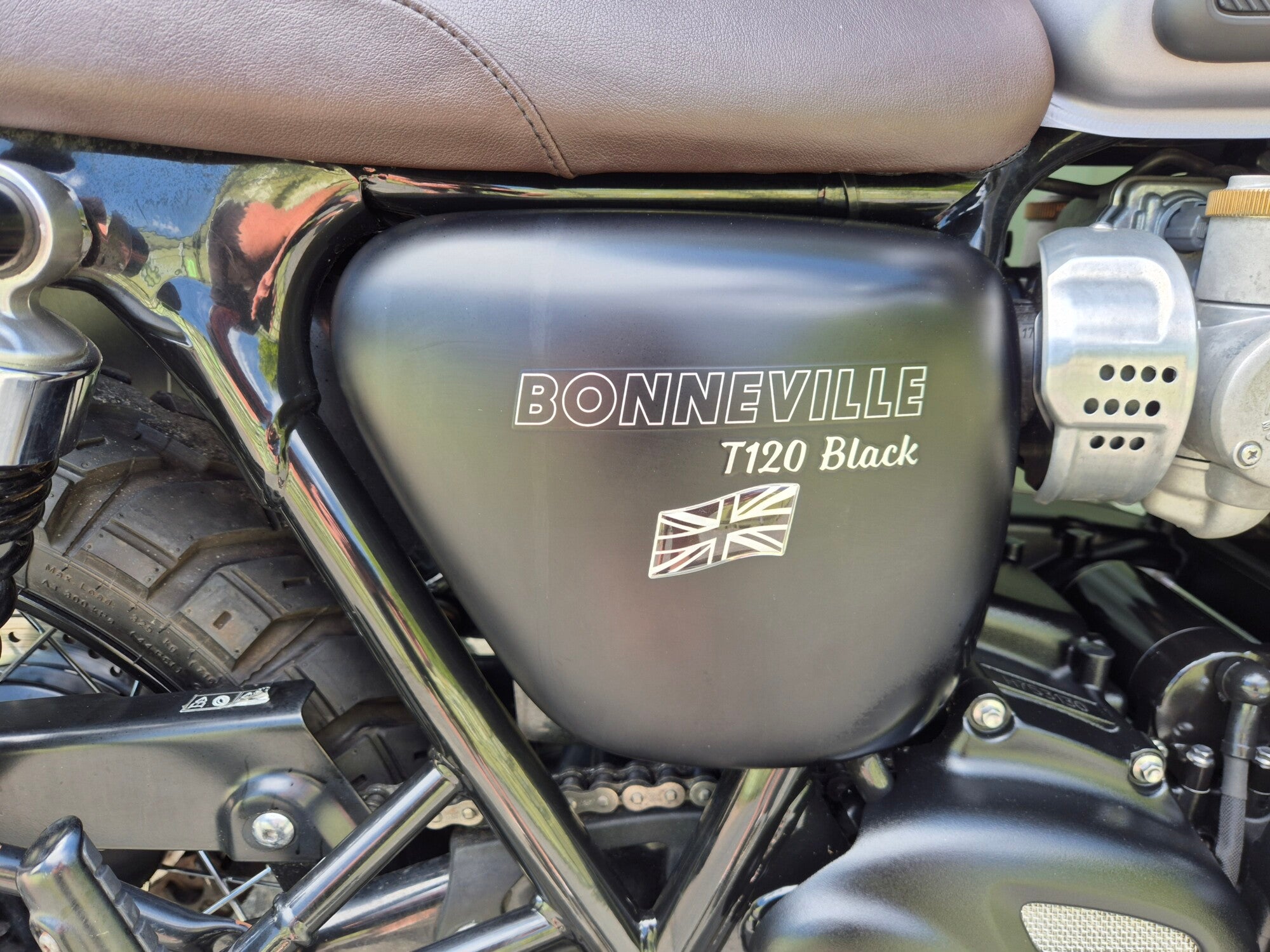 Triumph Bonneville T120 Black