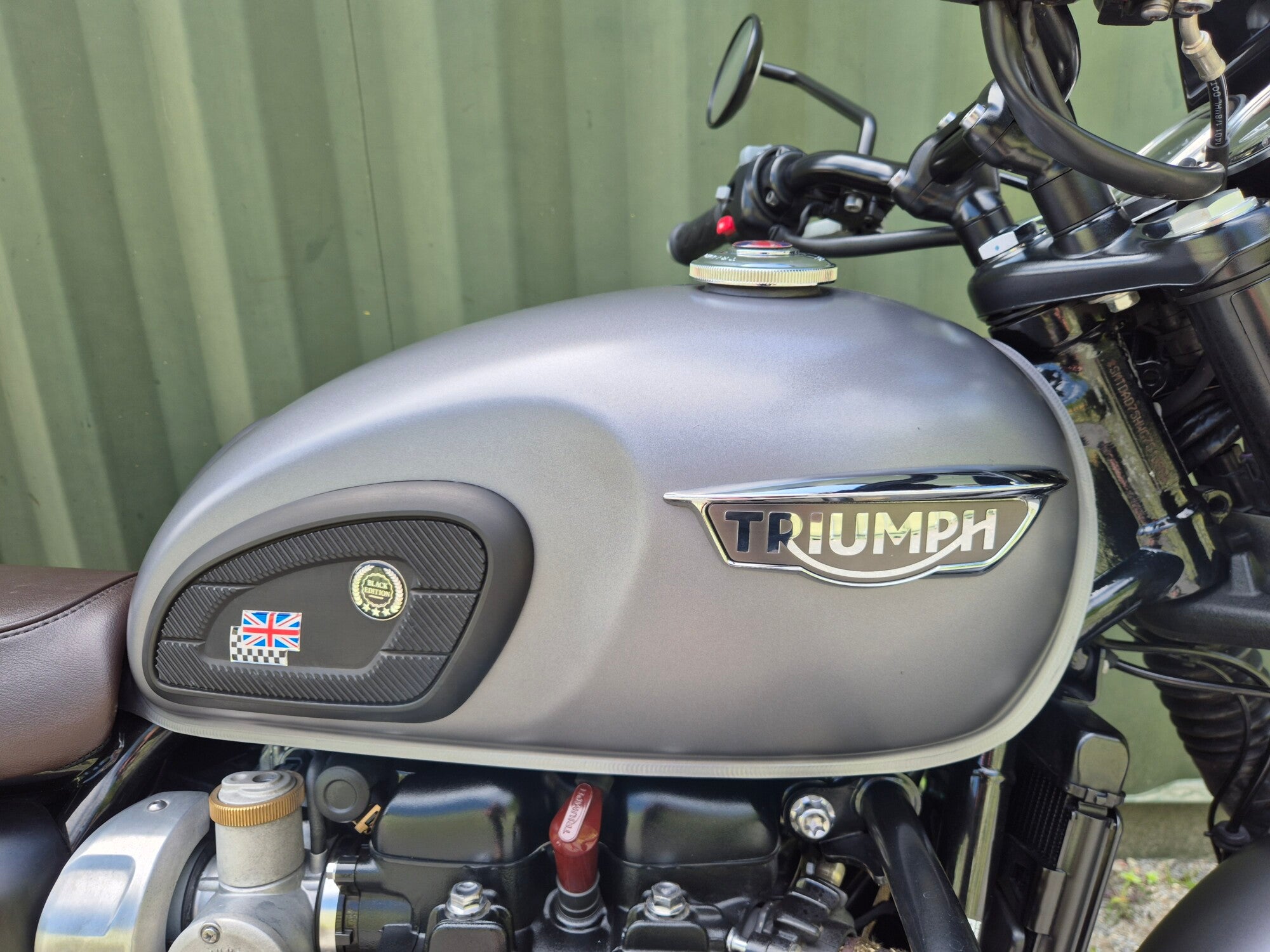 Triumph Bonneville T120 Black