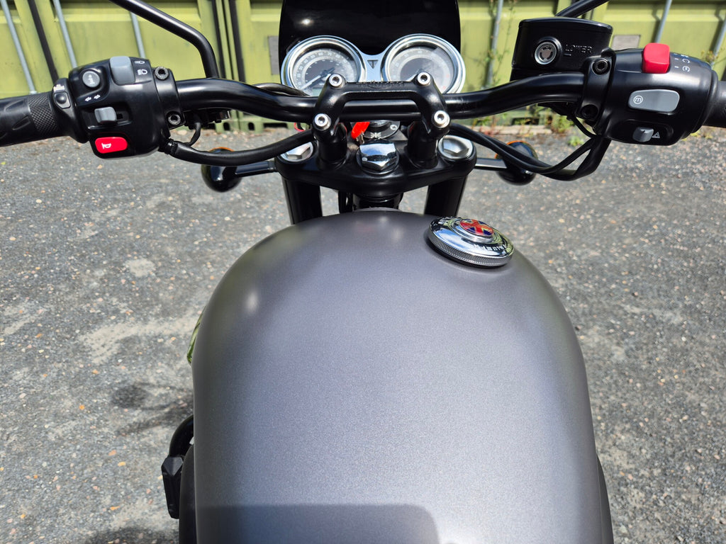 Triumph Bonneville T120 Black