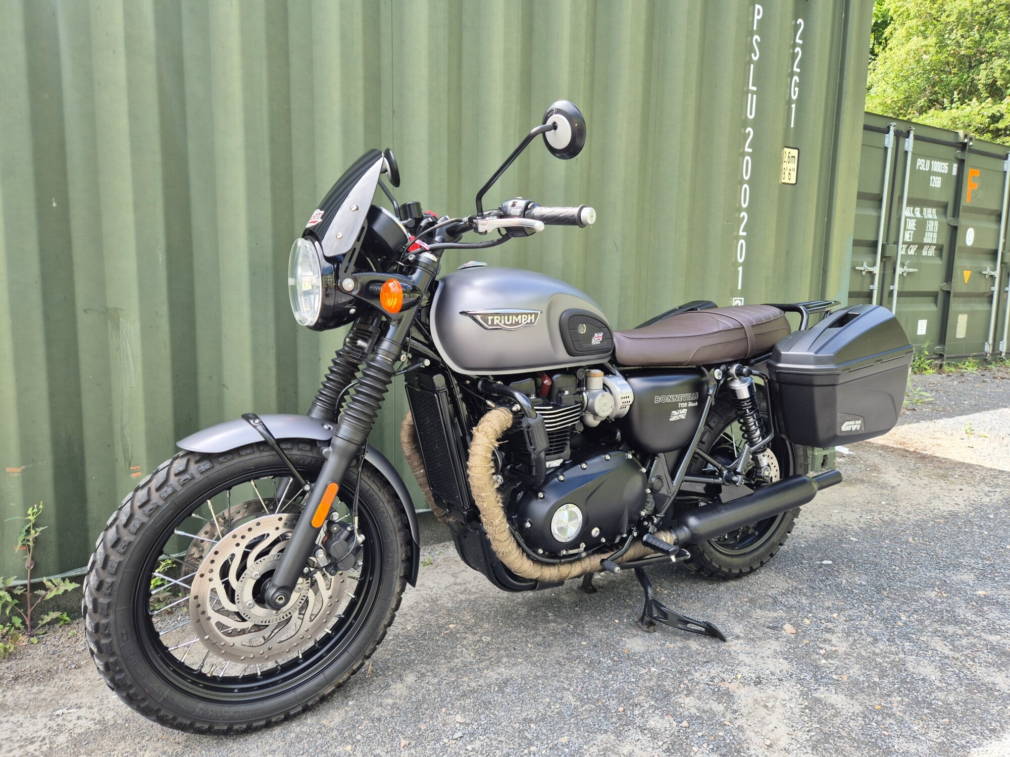 Triumph Bonneville T120 Black
