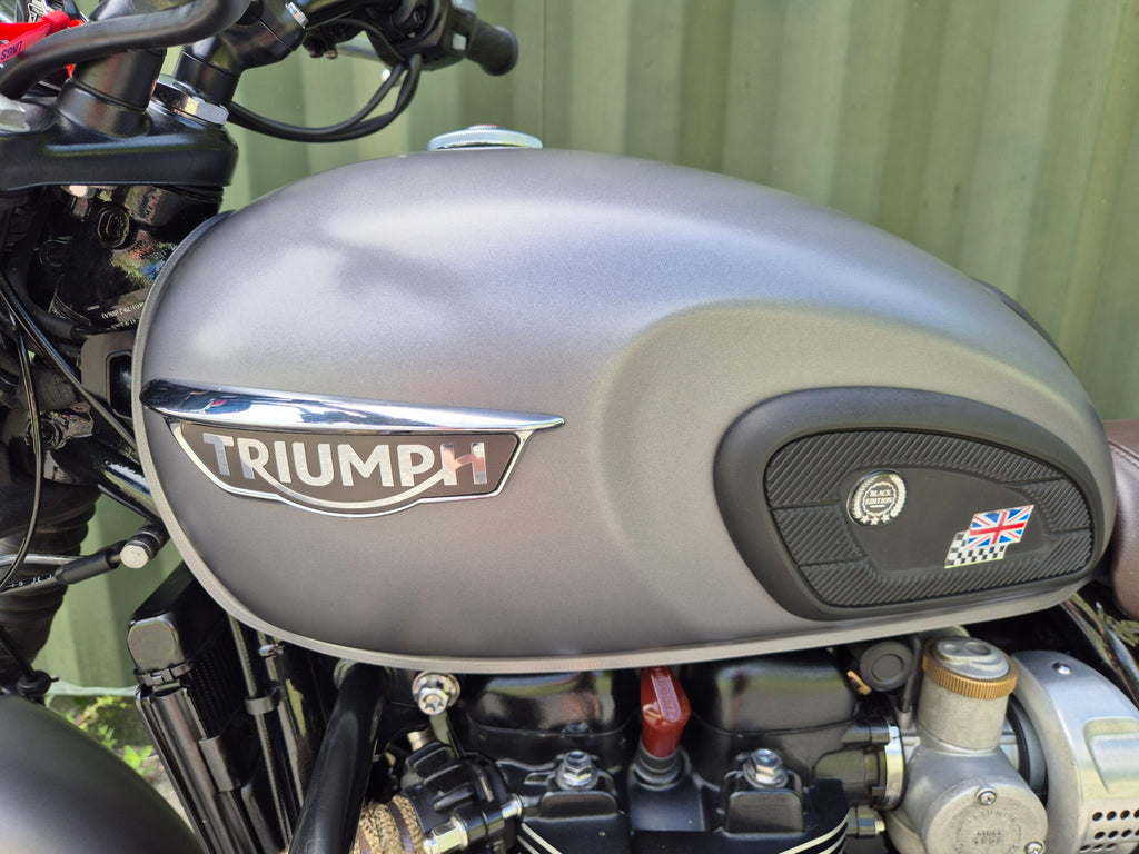Triumph Bonneville T120 Black