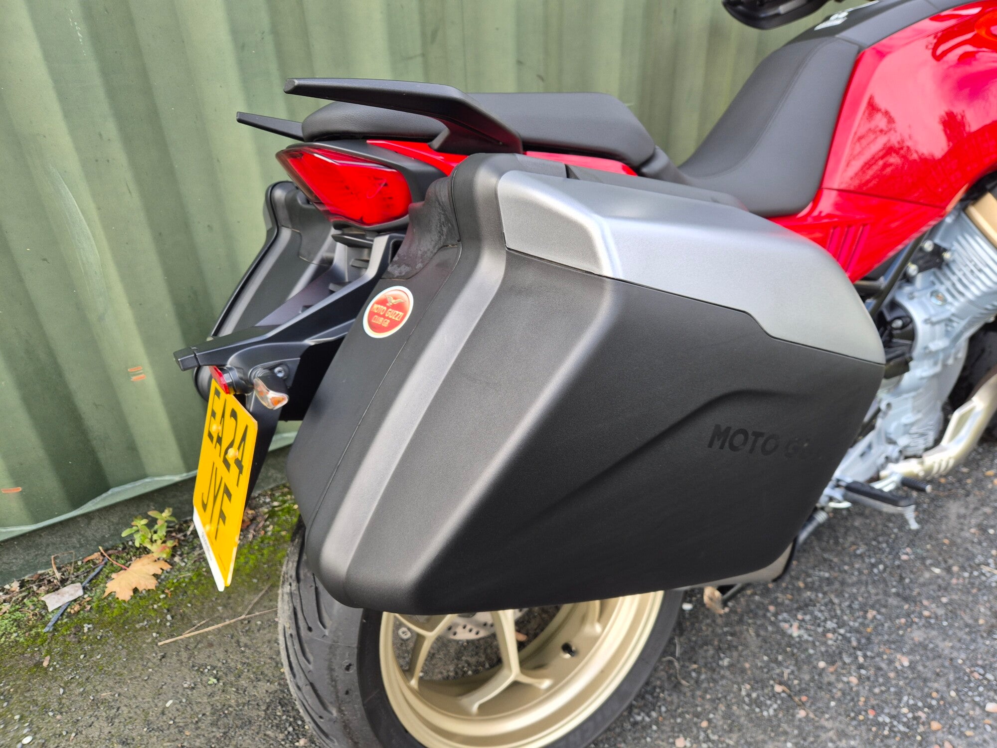 Moto Guzzi V100 - 2024