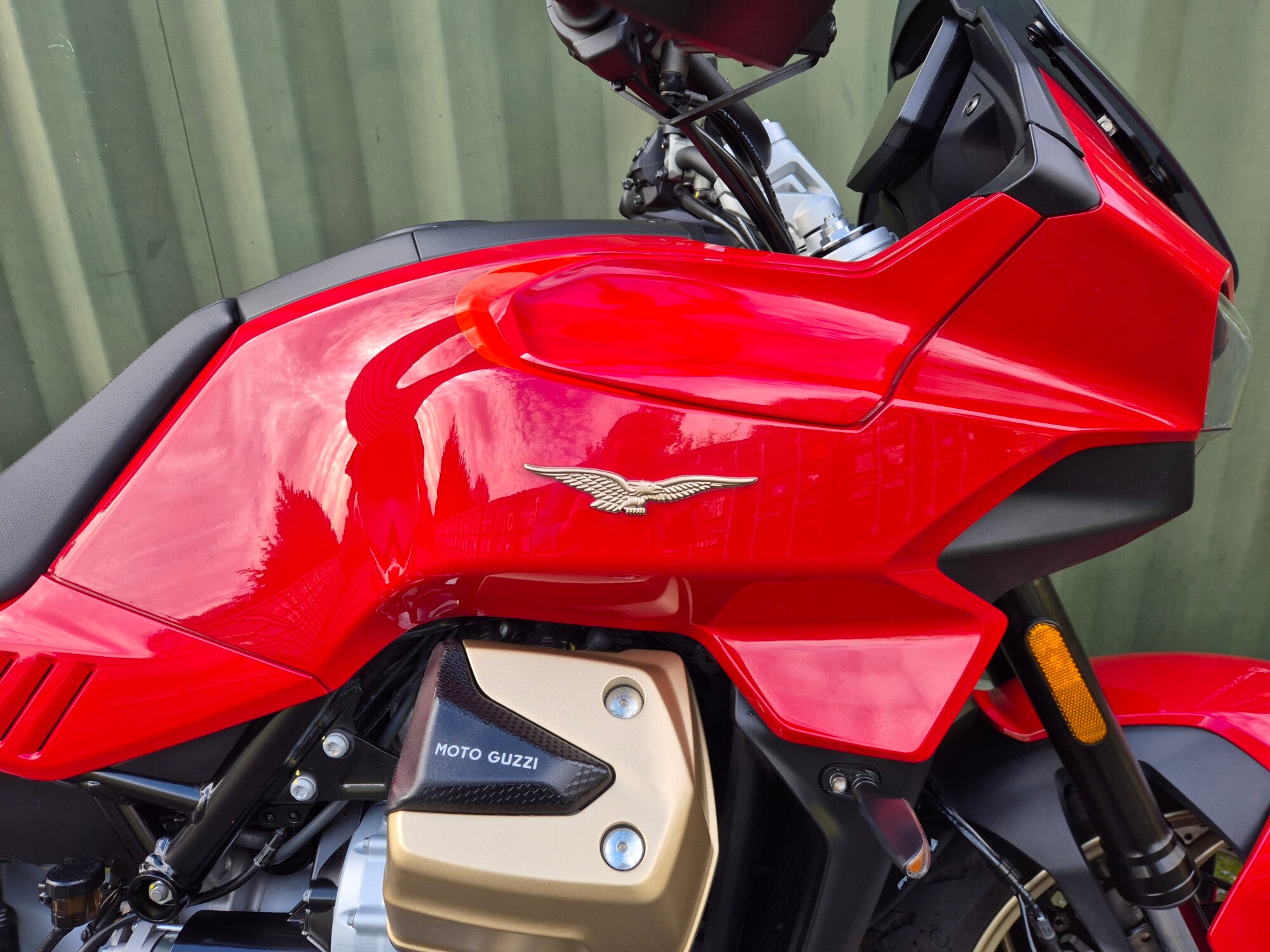 Moto Guzzi V100 - 2024