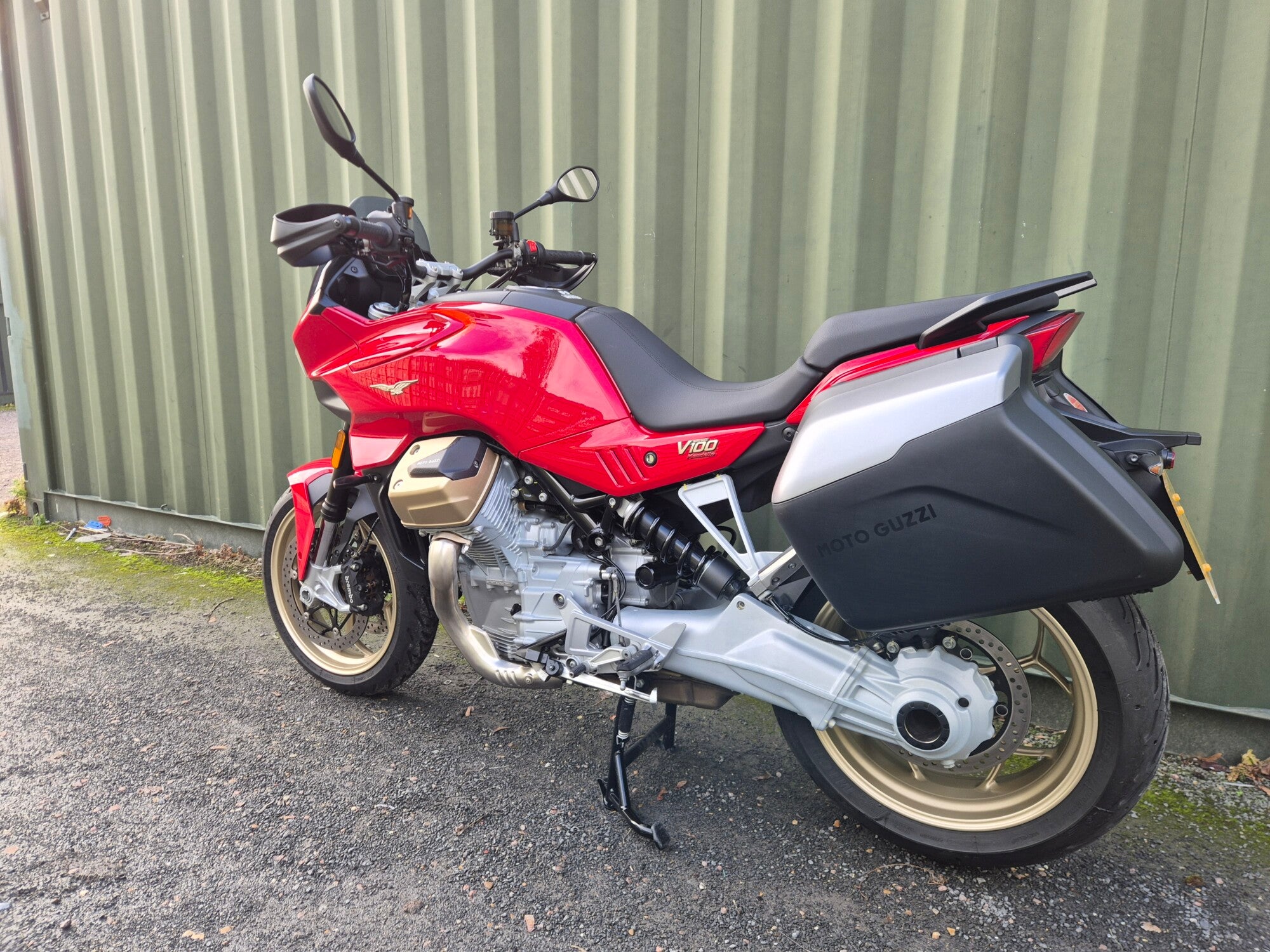 Moto Guzzi V100 - 2024