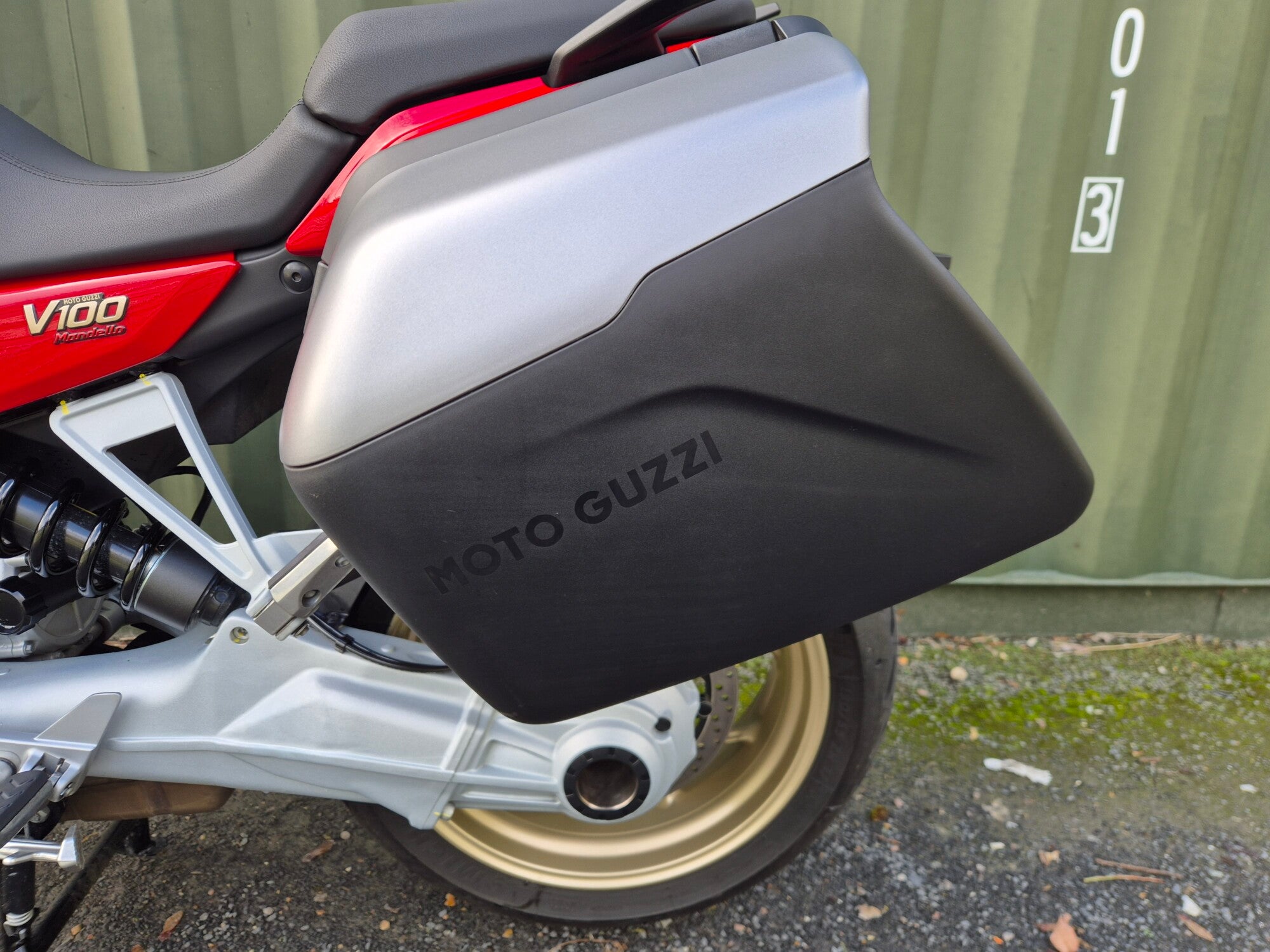 Moto Guzzi V100 - 2024