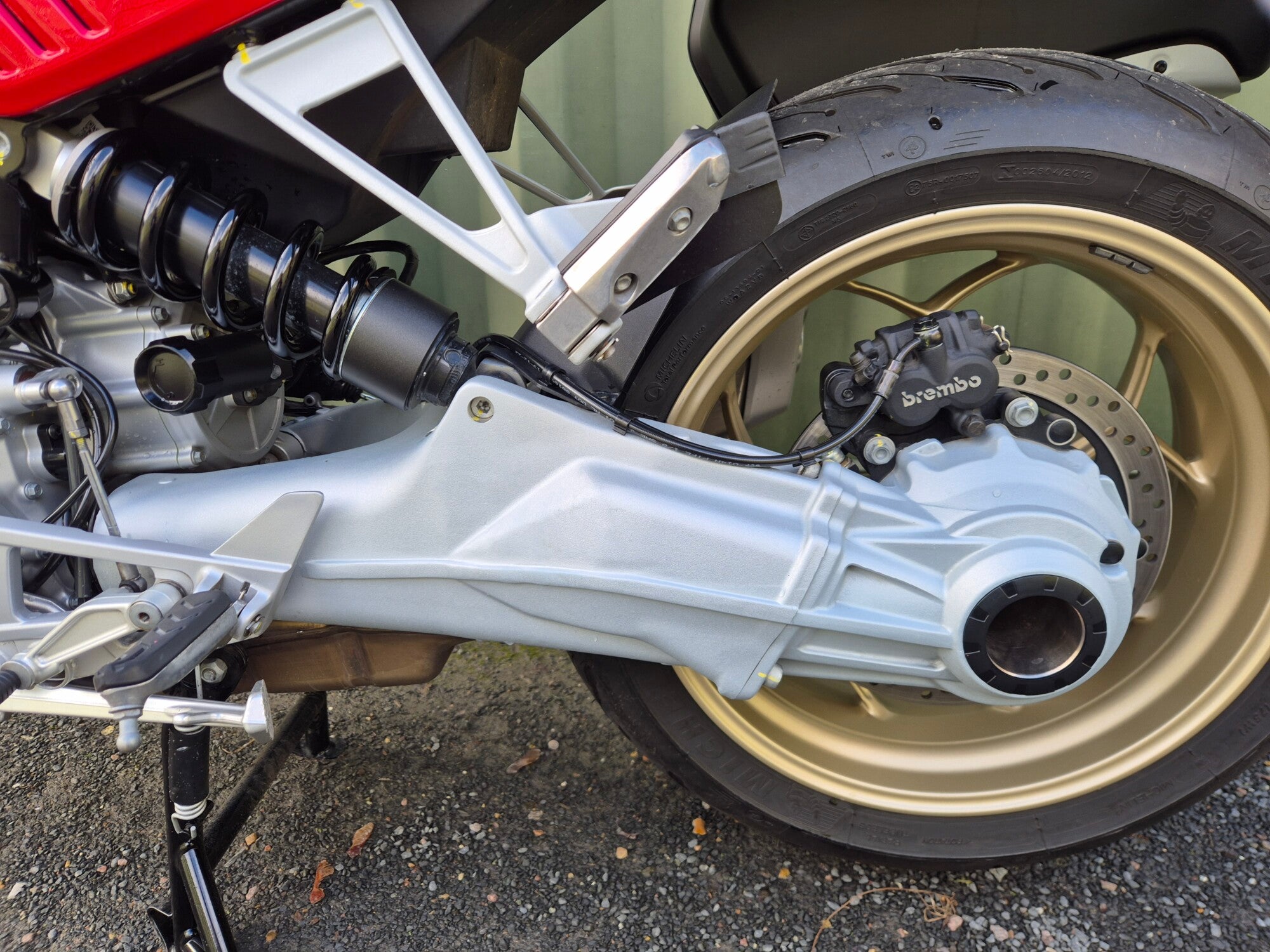 Moto Guzzi V100 - 2024