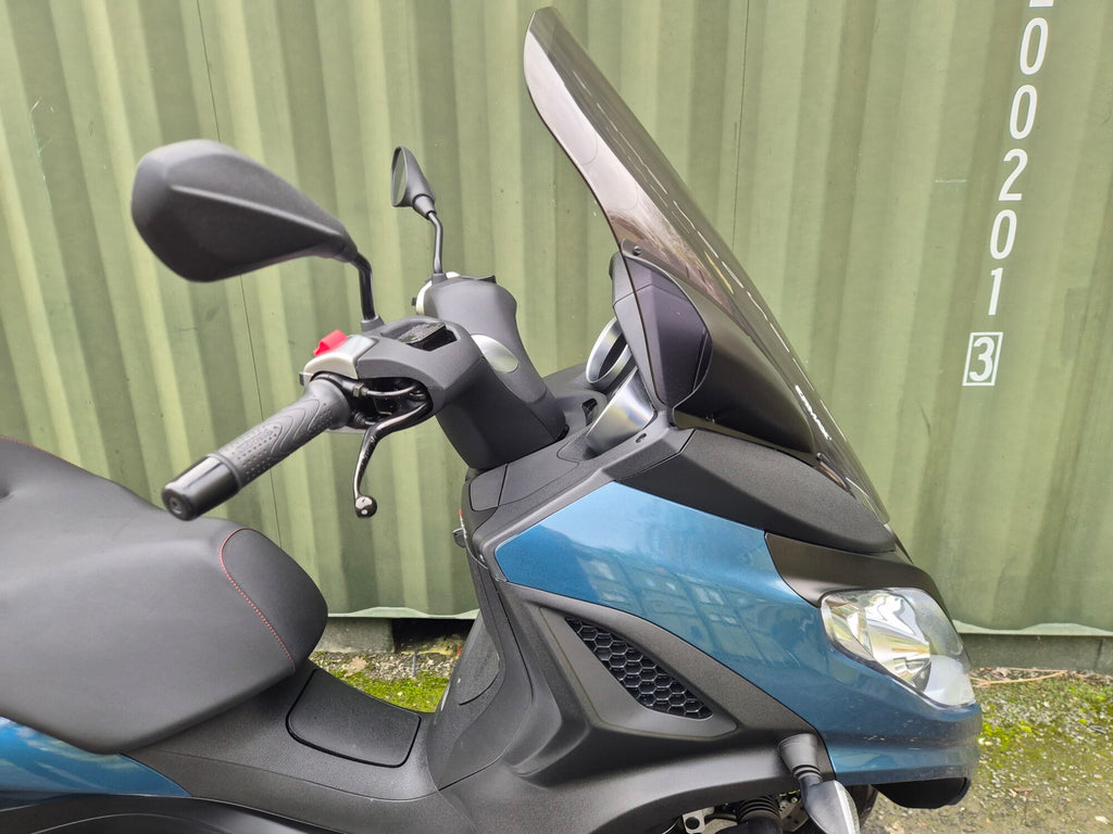 Piaggio MP3 300 Sport – 2023