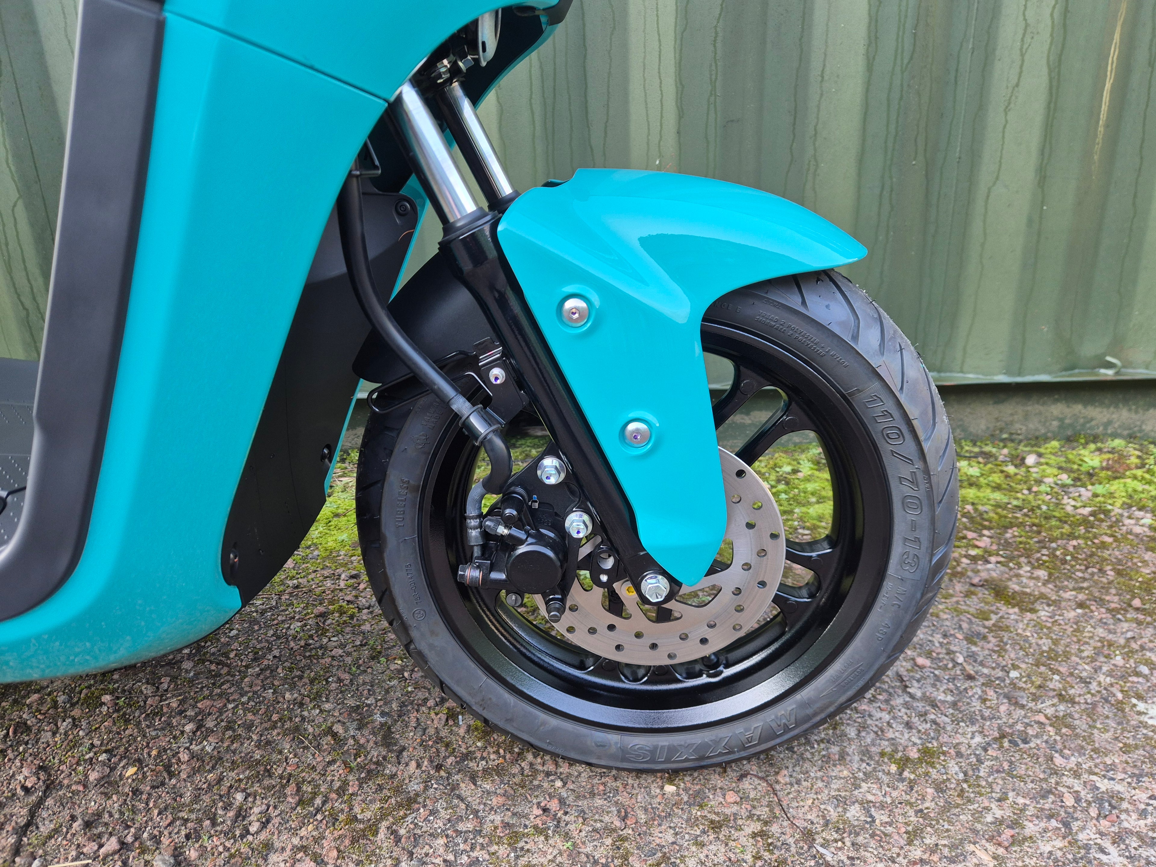 Yamaha NEO's Dual Battery - SAVE £400!