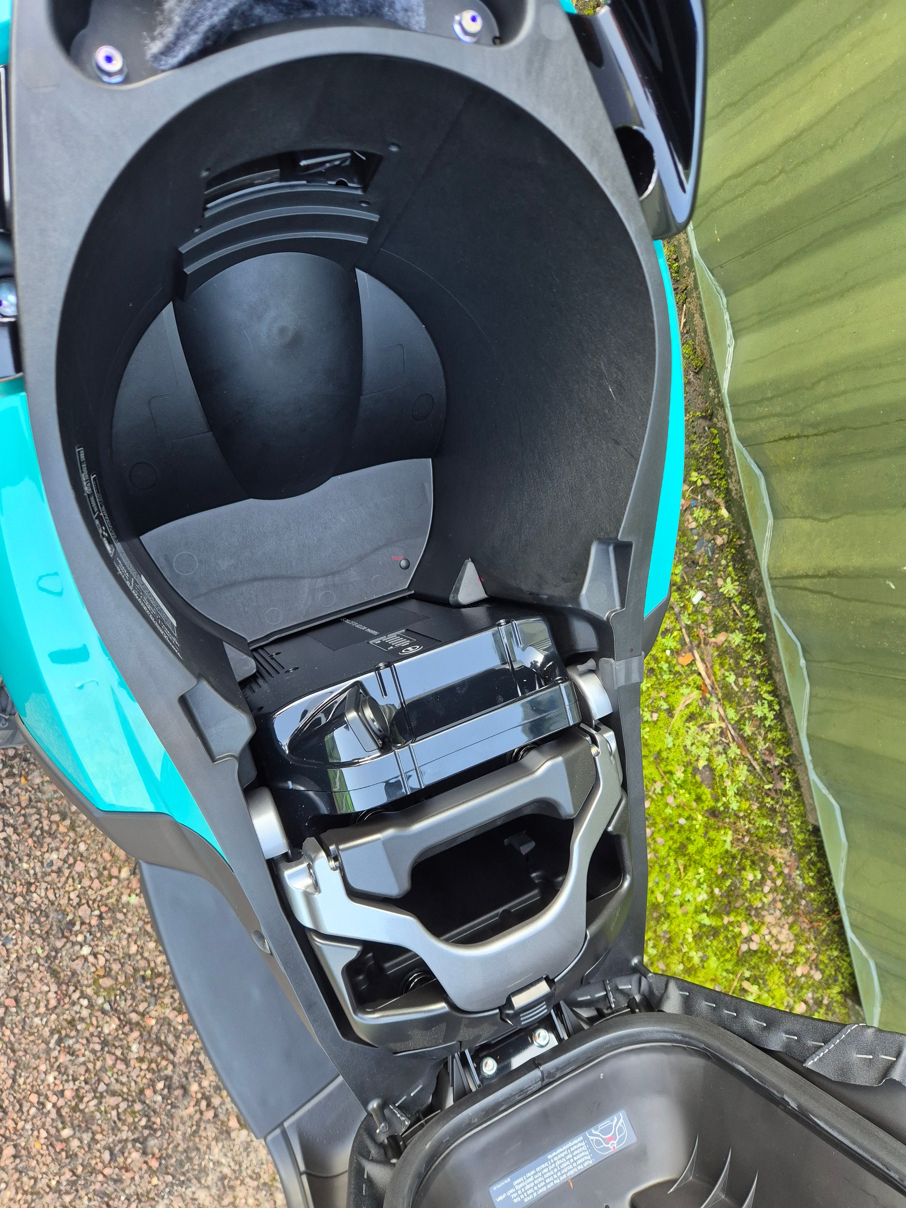 Yamaha NEO's Dual Battery - SAVE £400!