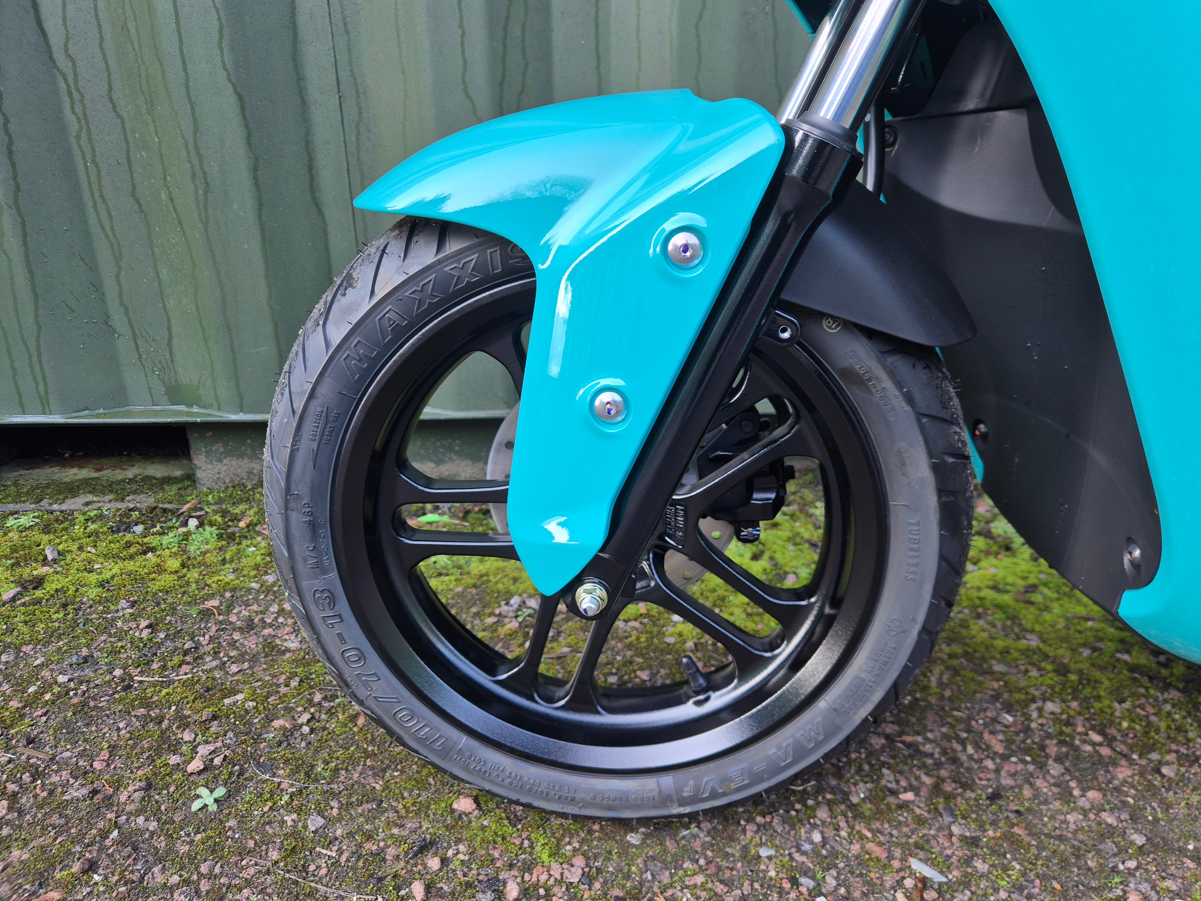 Yamaha NEO's Dual Battery - SAVE £400!