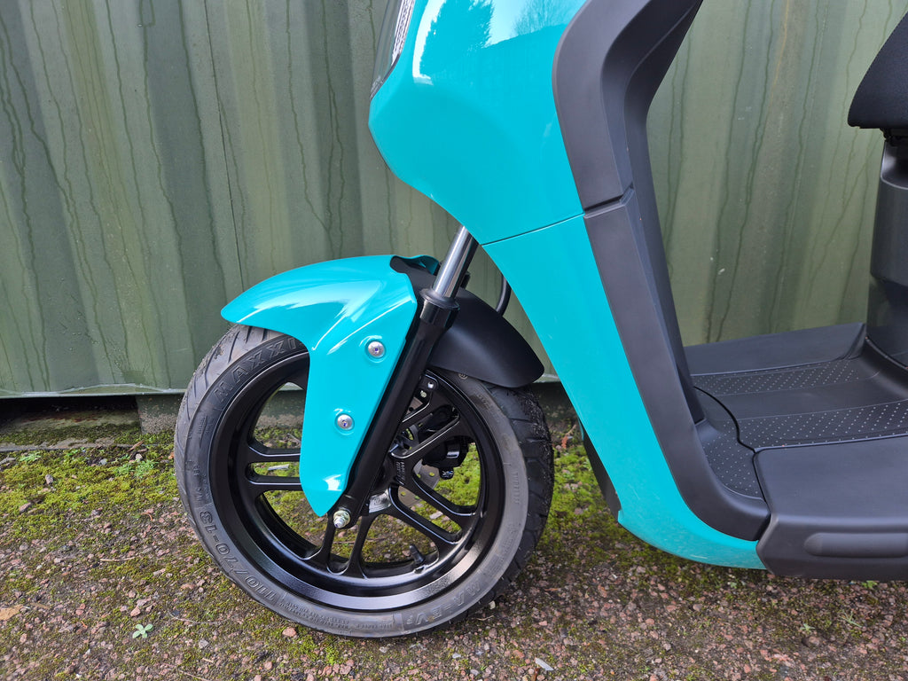 Yamaha NEO's Dual Battery - SAVE £400!