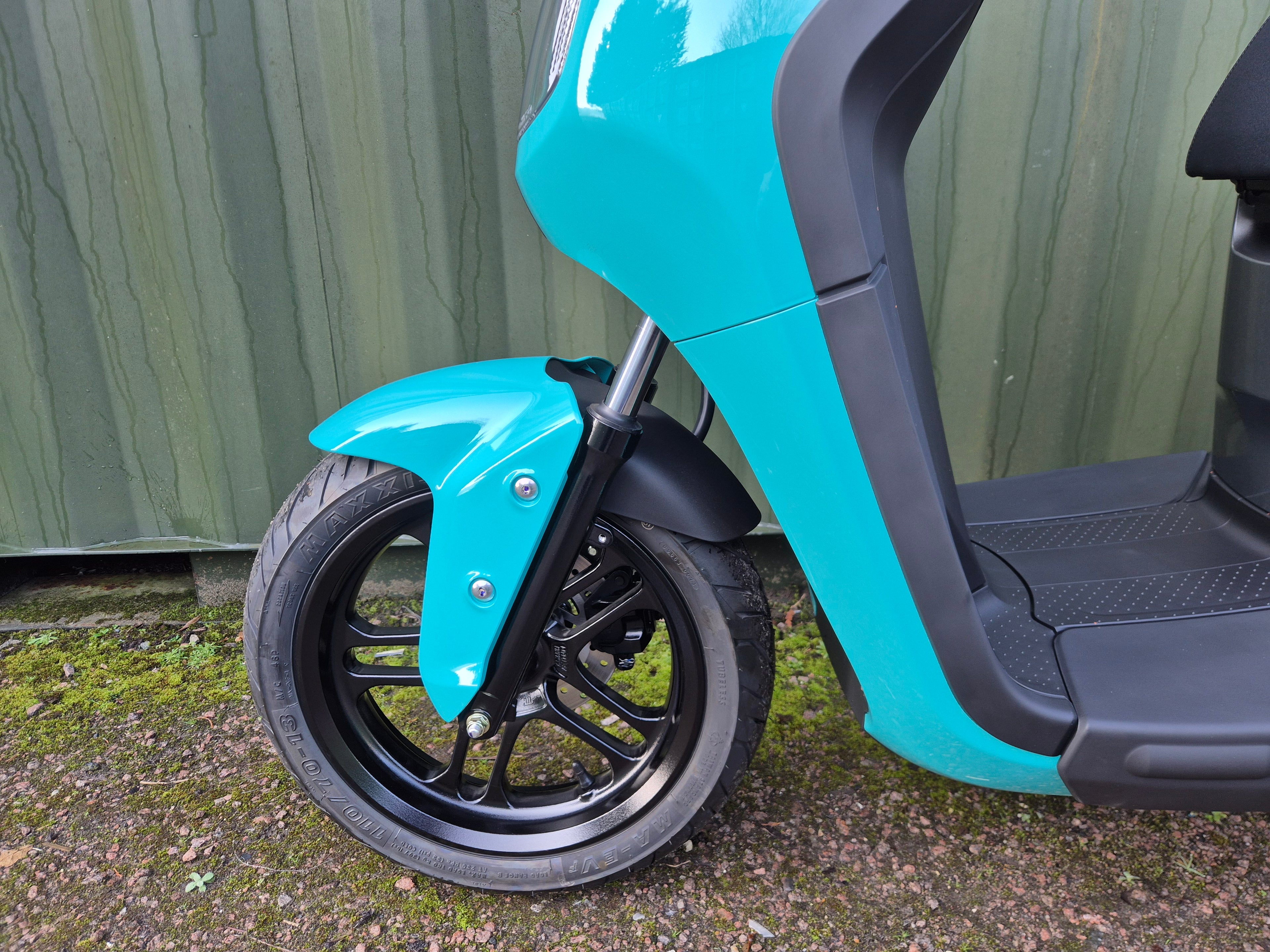 Yamaha NEO's Dual Battery - SAVE £400!