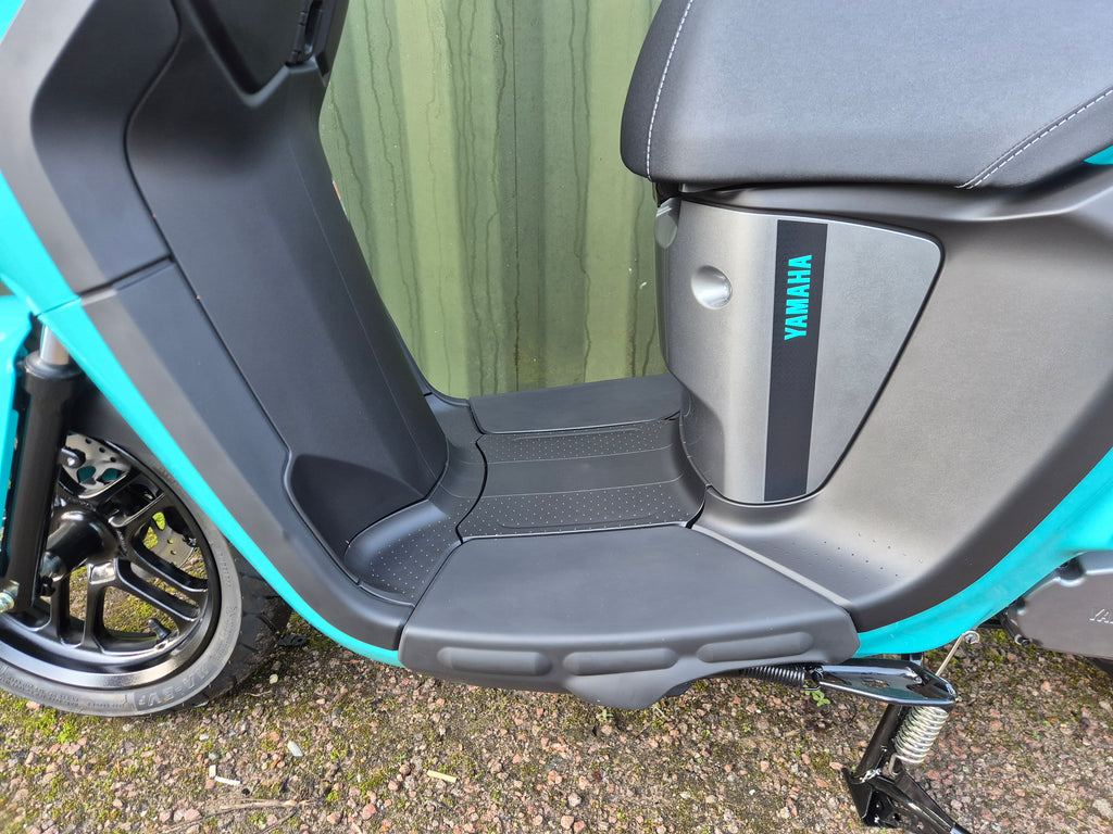 Yamaha NEO's Dual Battery - SAVE £400!