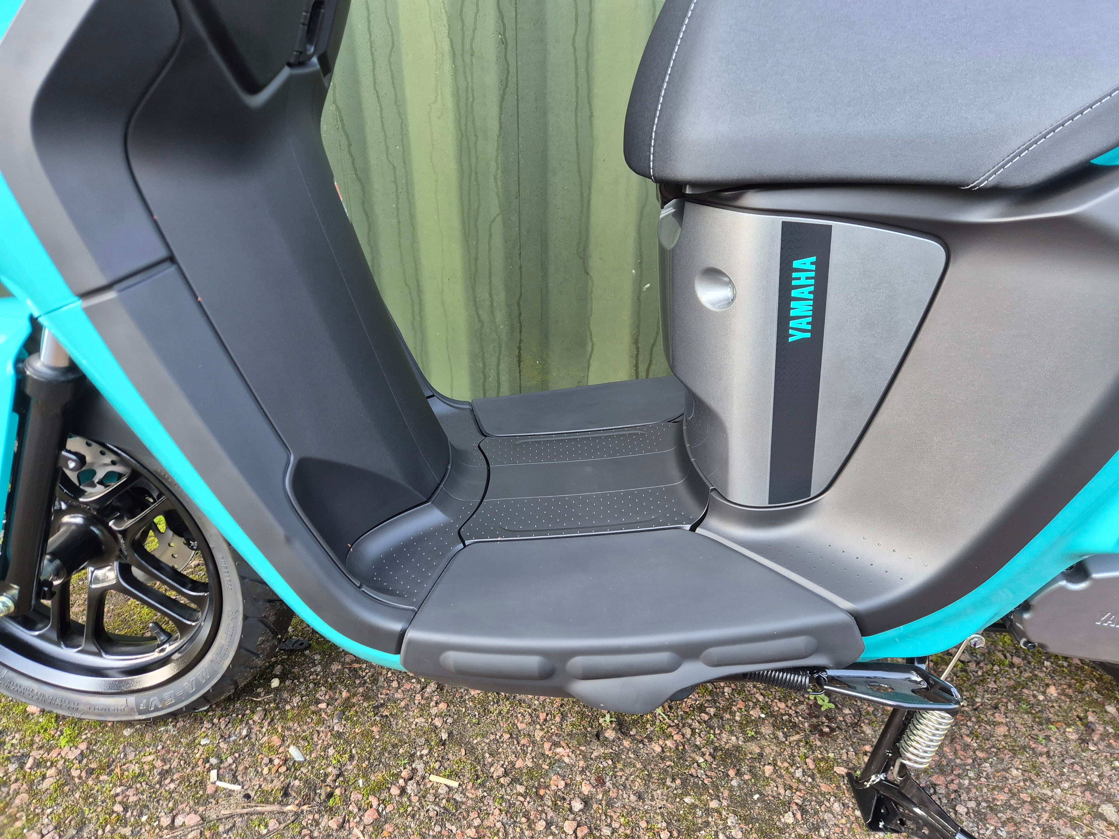 Yamaha NEO's Dual Battery - SAVE £400!