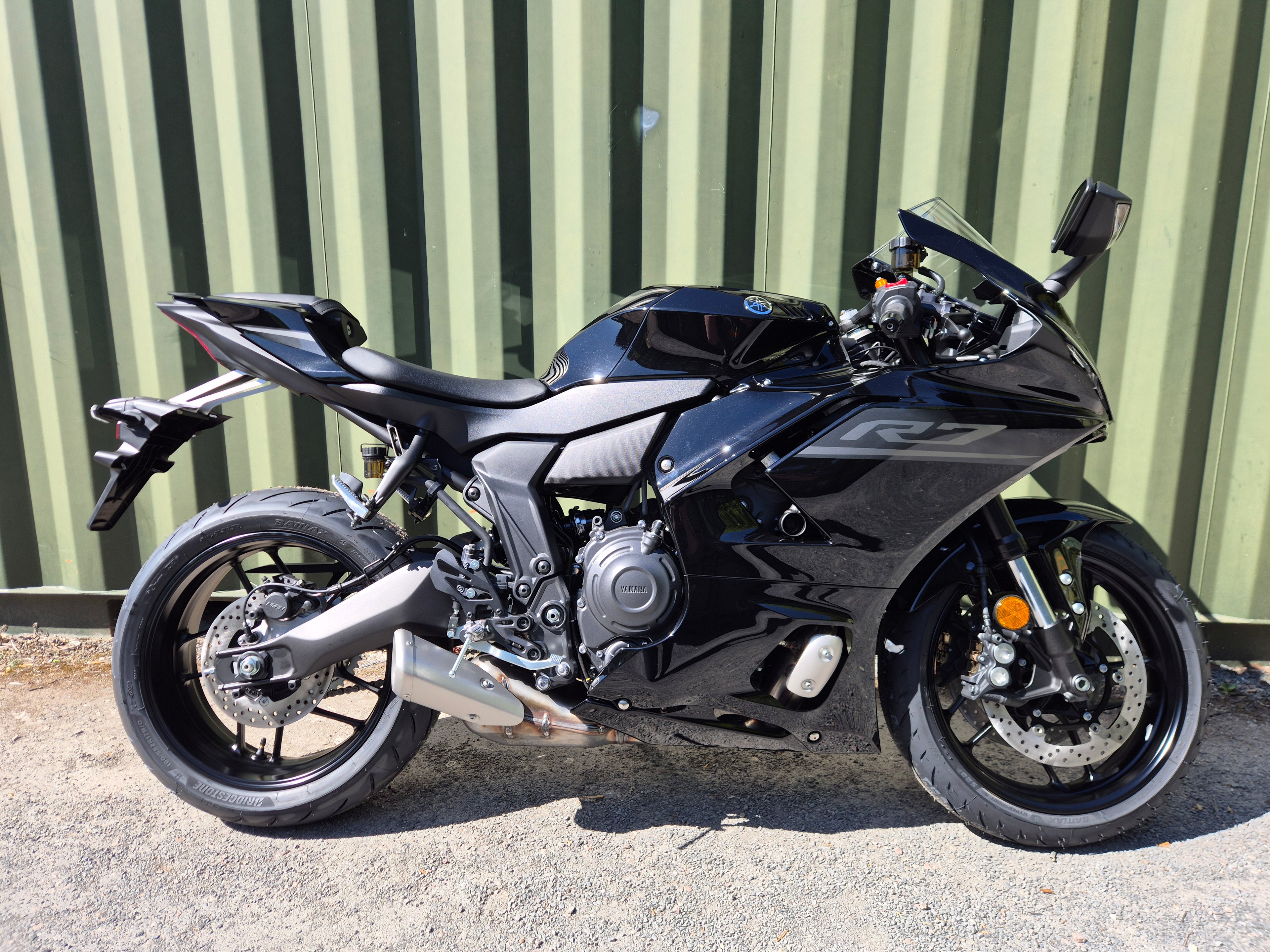 Yamaha R7 - In stock