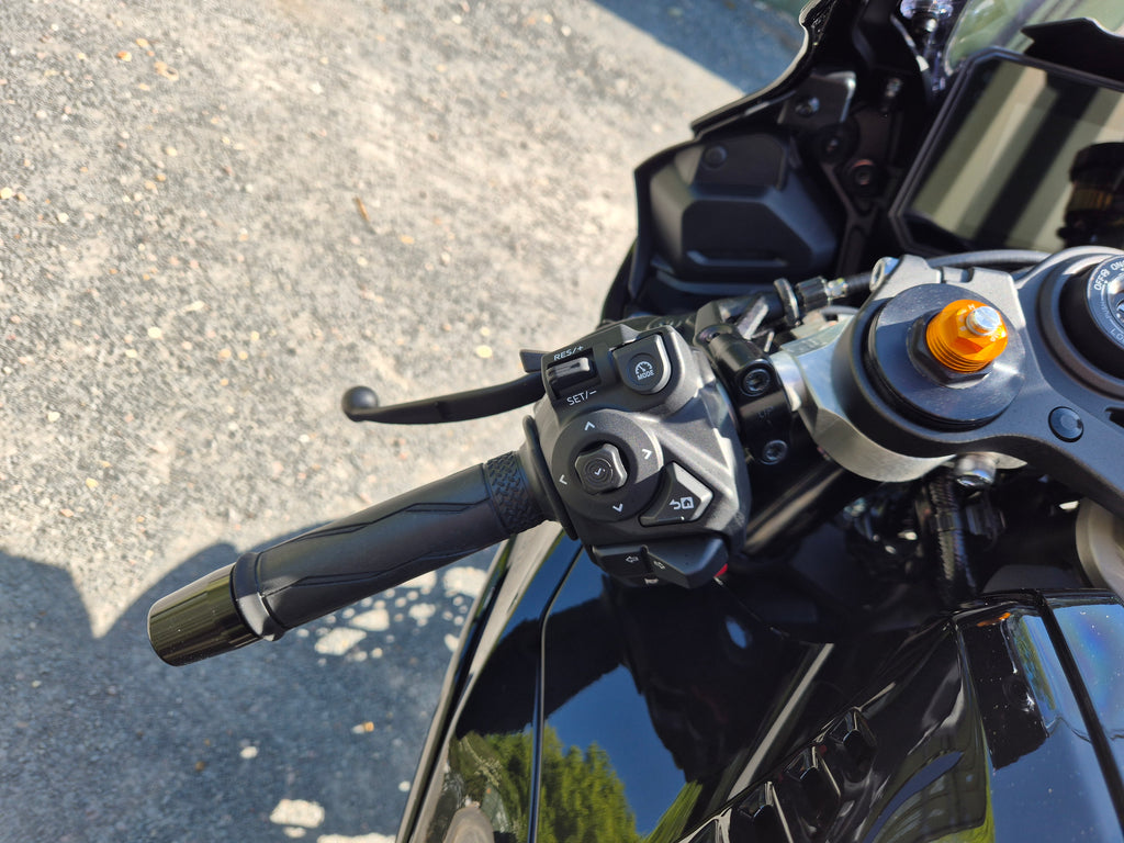 Yamaha R7 - In stock