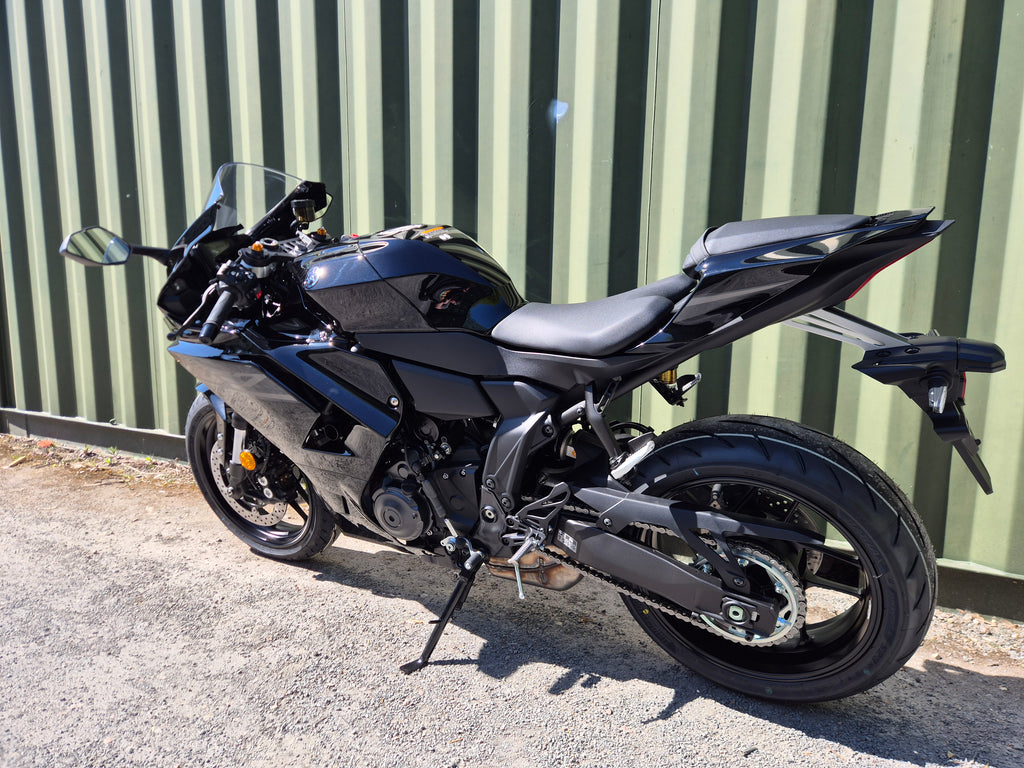 Yamaha R7 - In stock