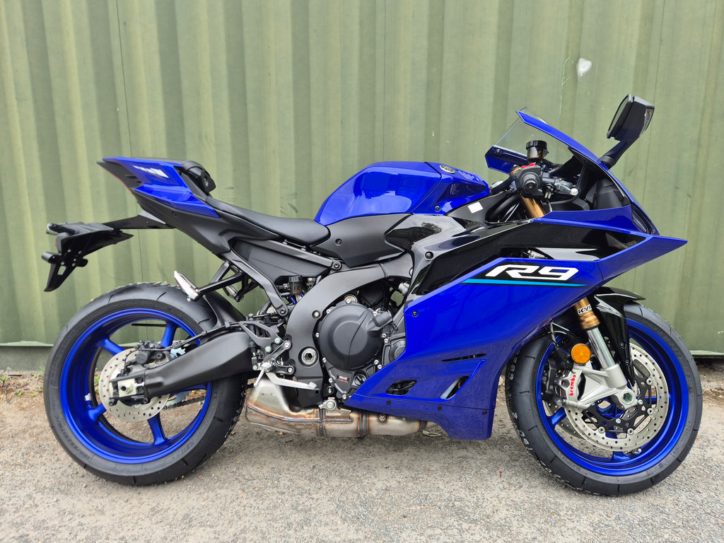 Yamaha R9