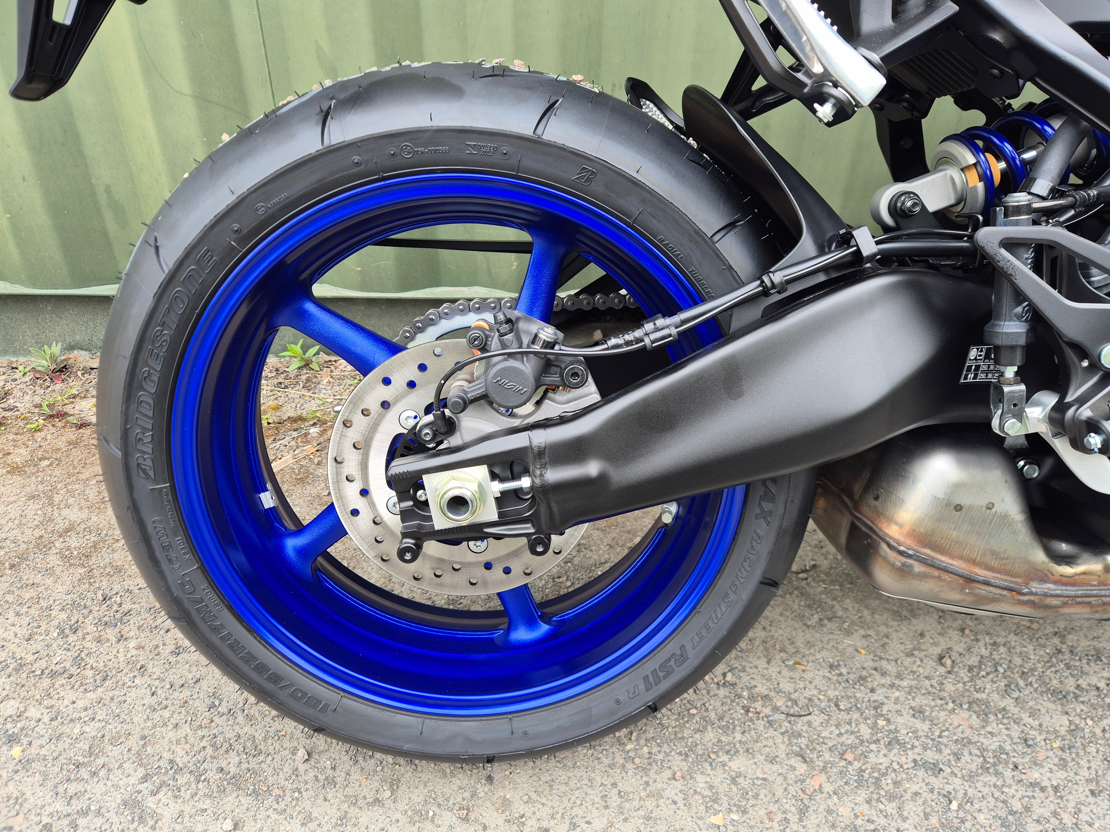 Yamaha R9