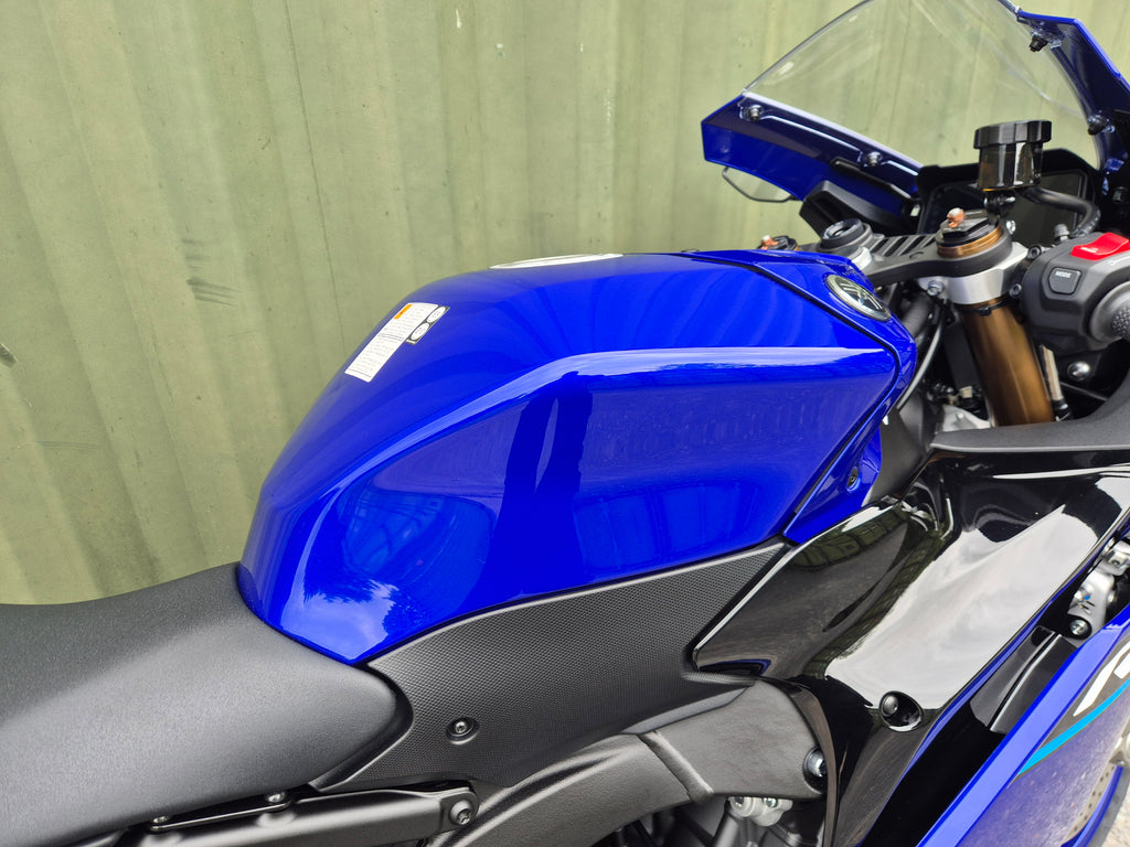 Yamaha R9
