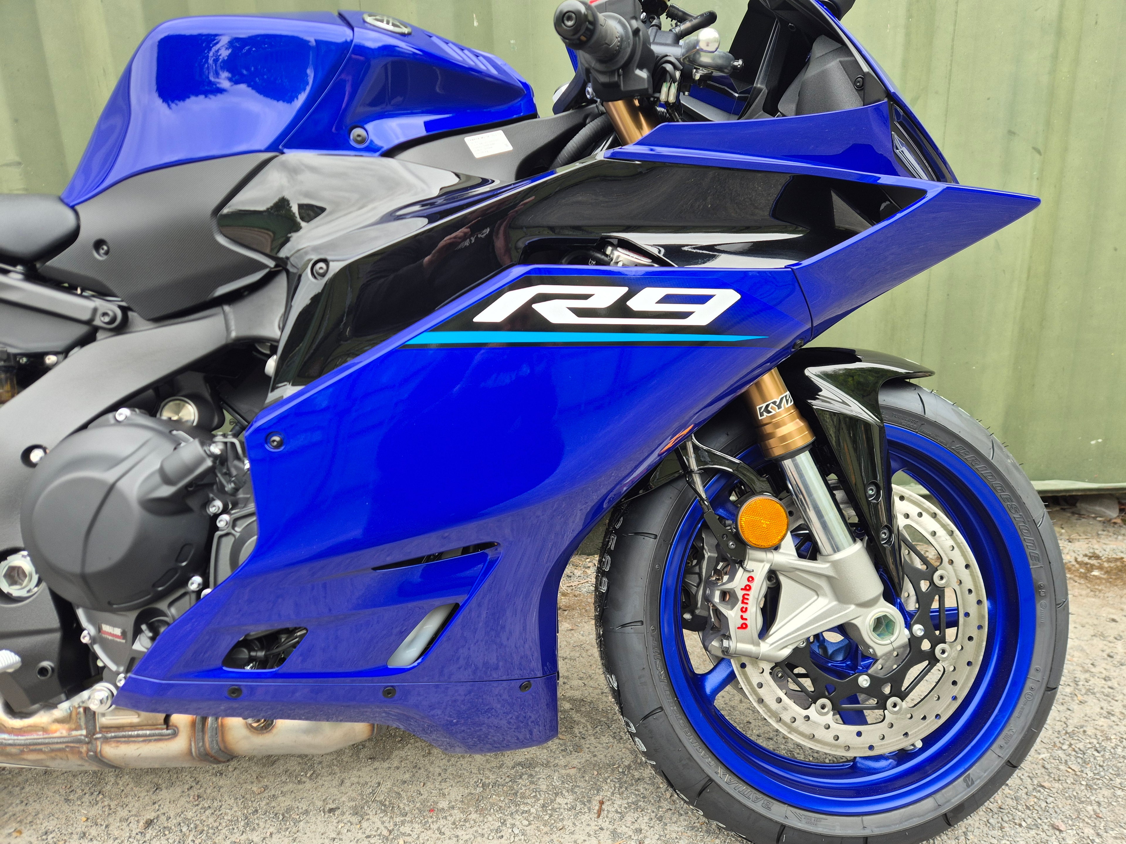 Yamaha R9