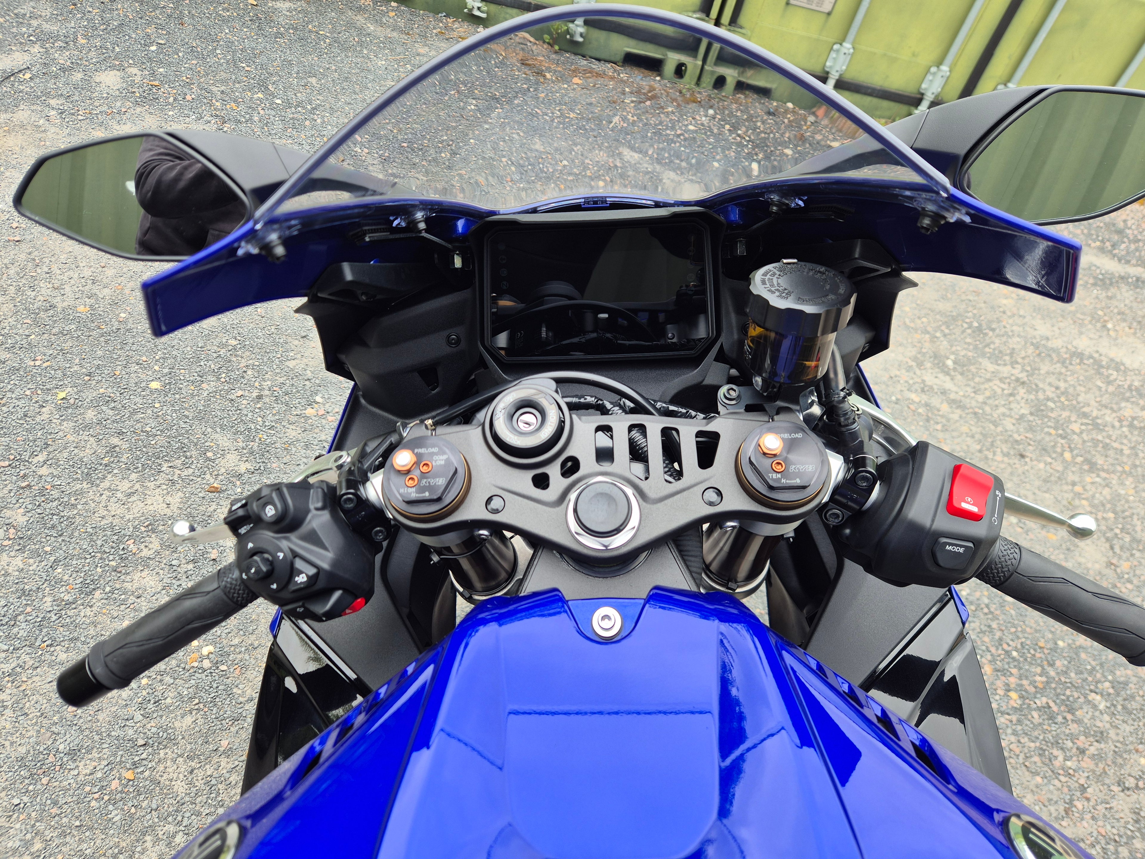 Yamaha R9