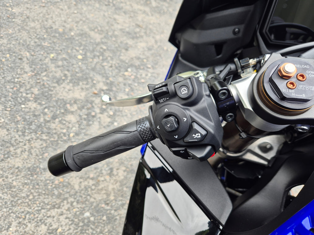 Yamaha R9