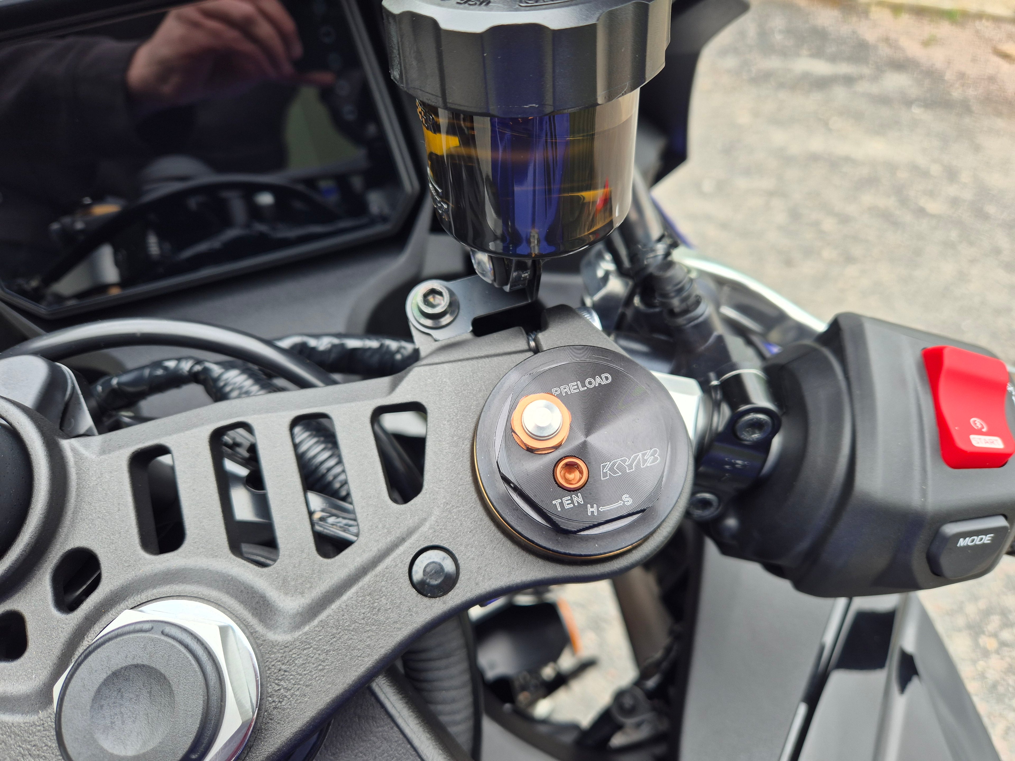 Yamaha R9