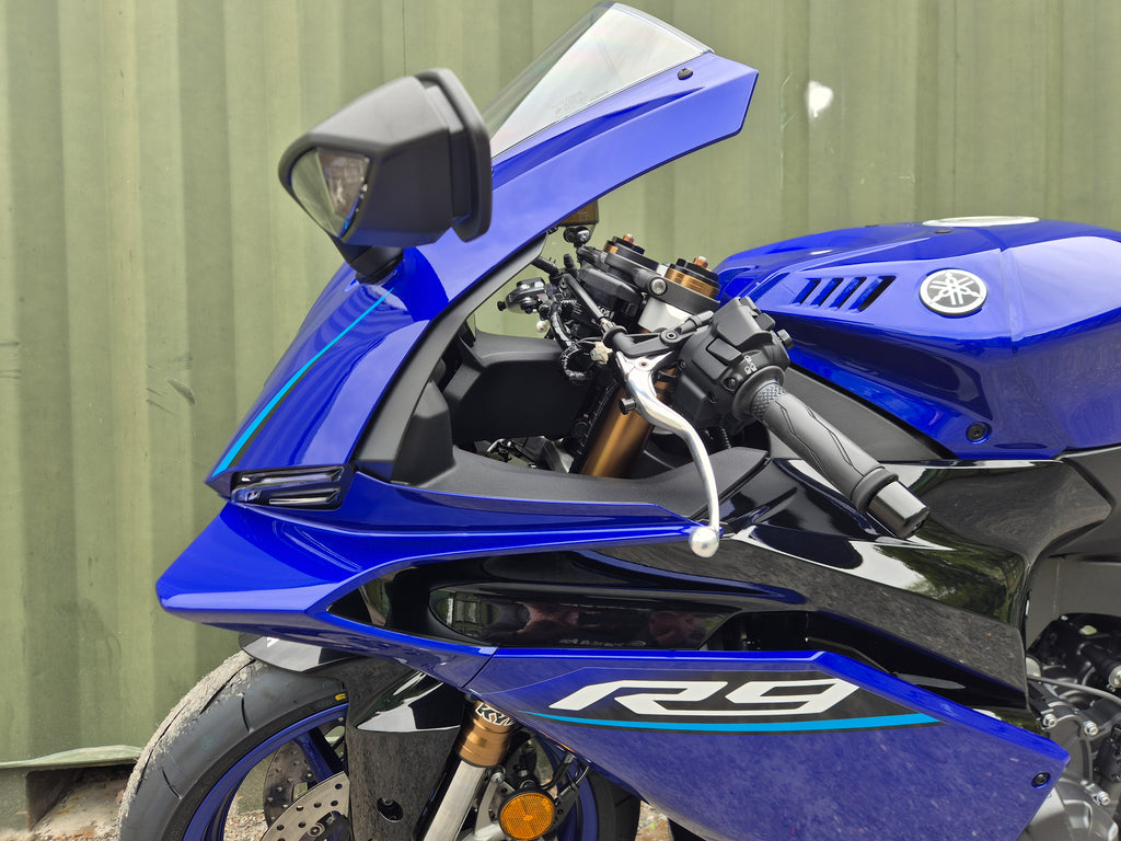 Yamaha R9