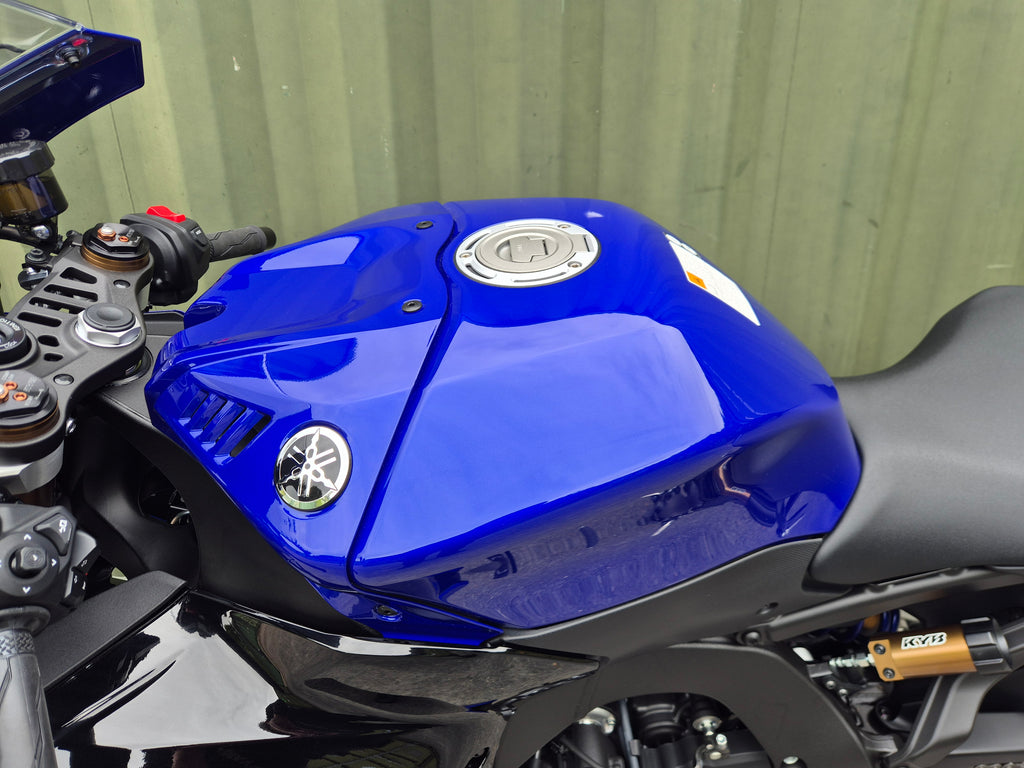 Yamaha R9