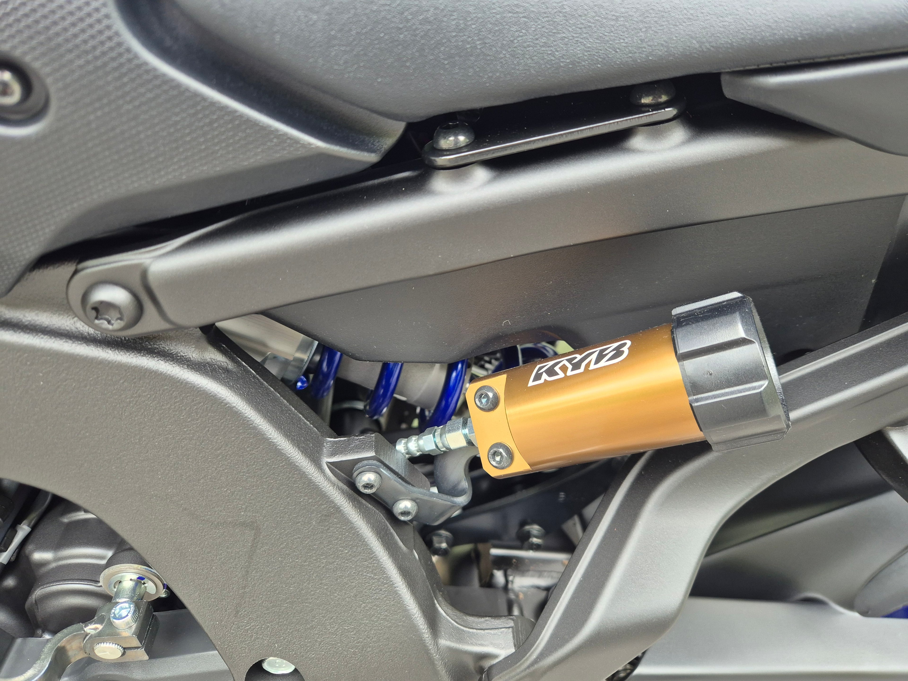Yamaha R9