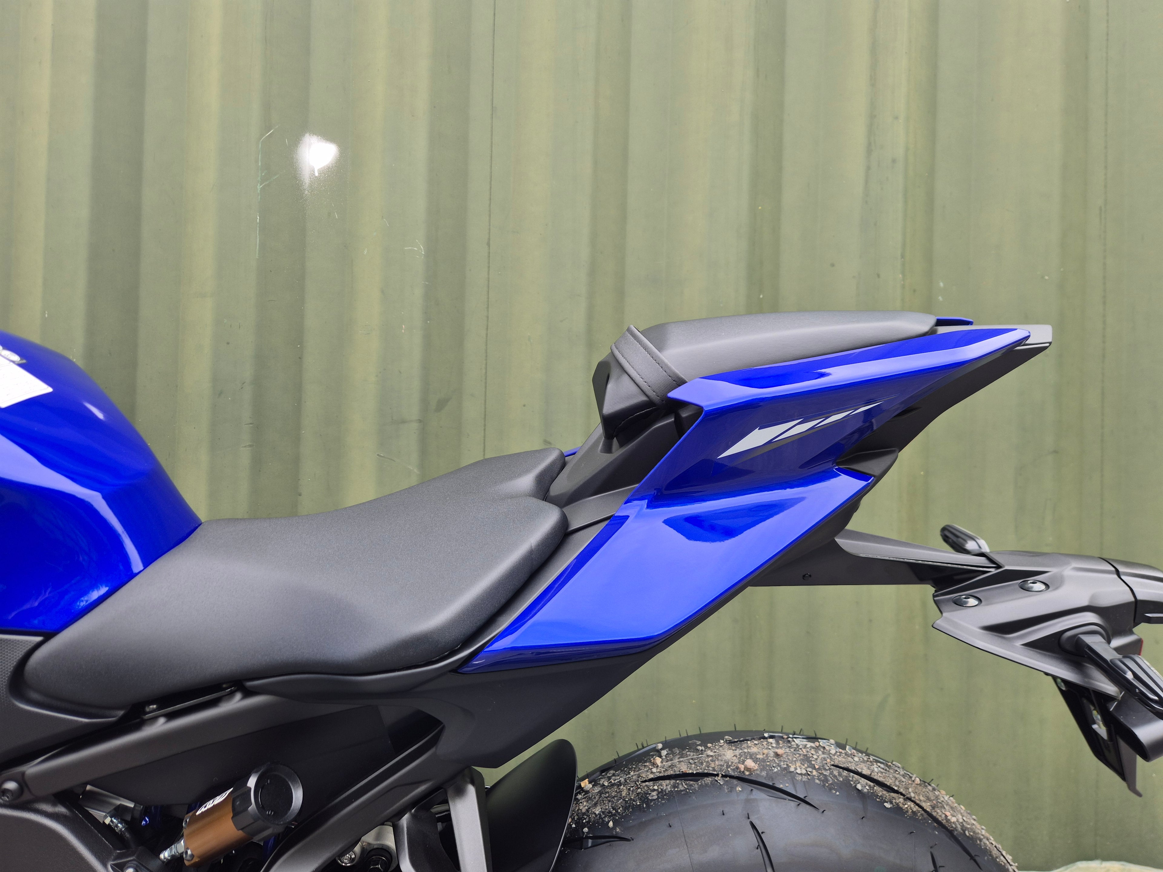 Yamaha R9