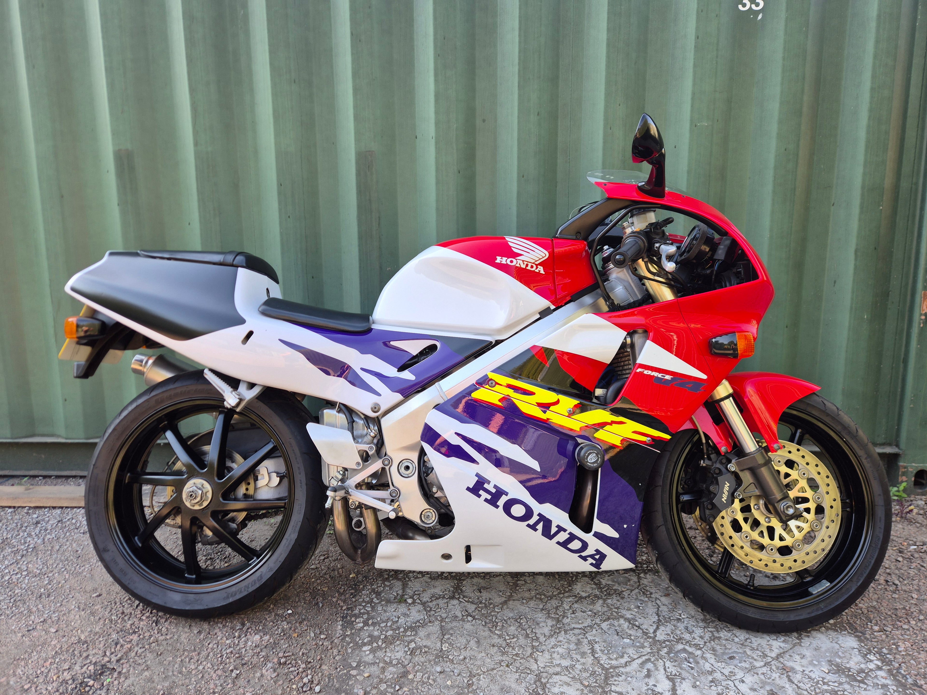 Honda RVF400