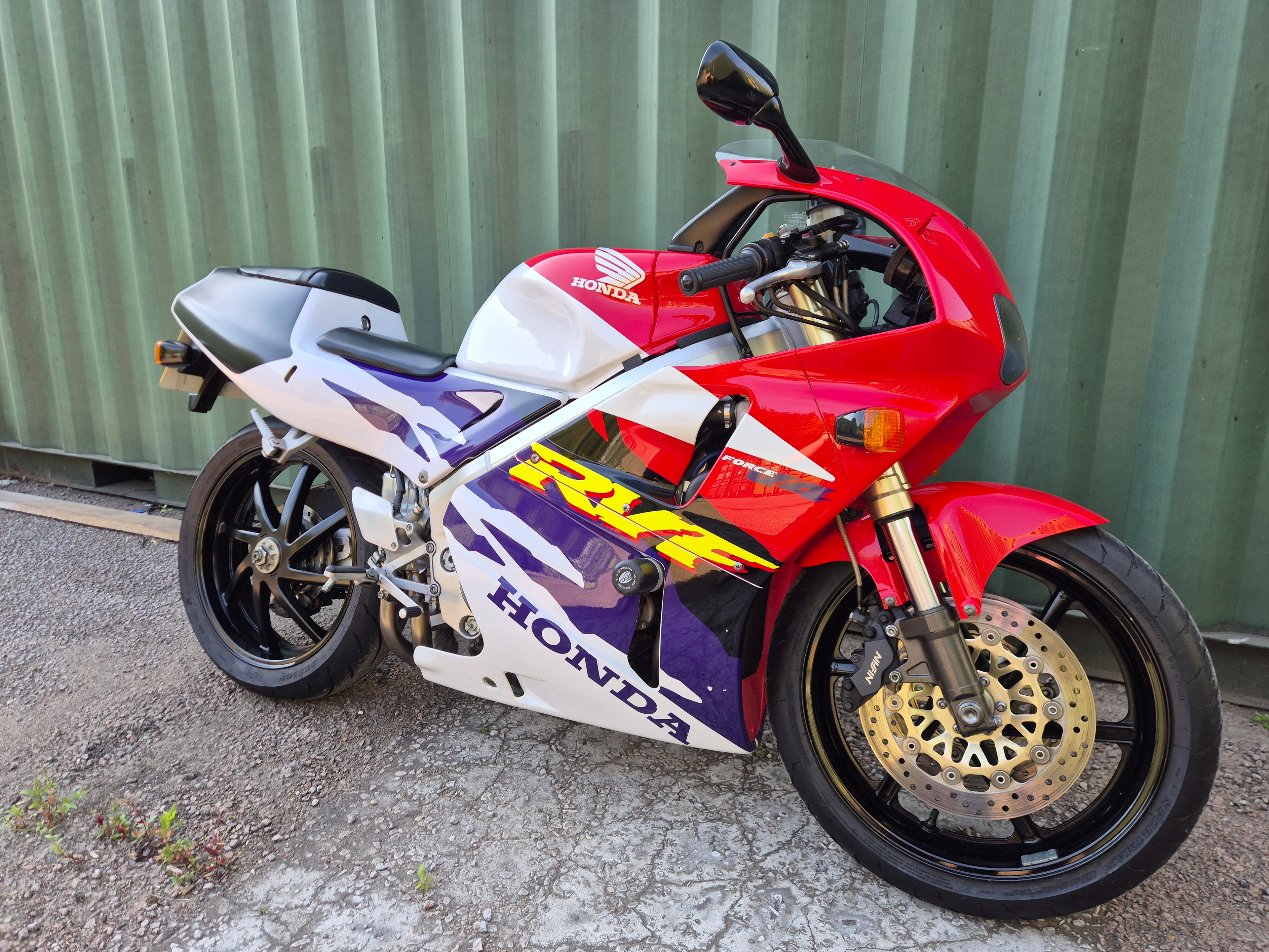 Honda RVF400