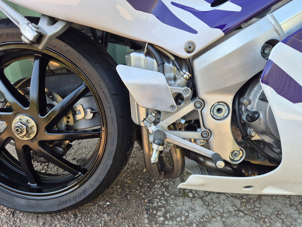 Honda RVF400