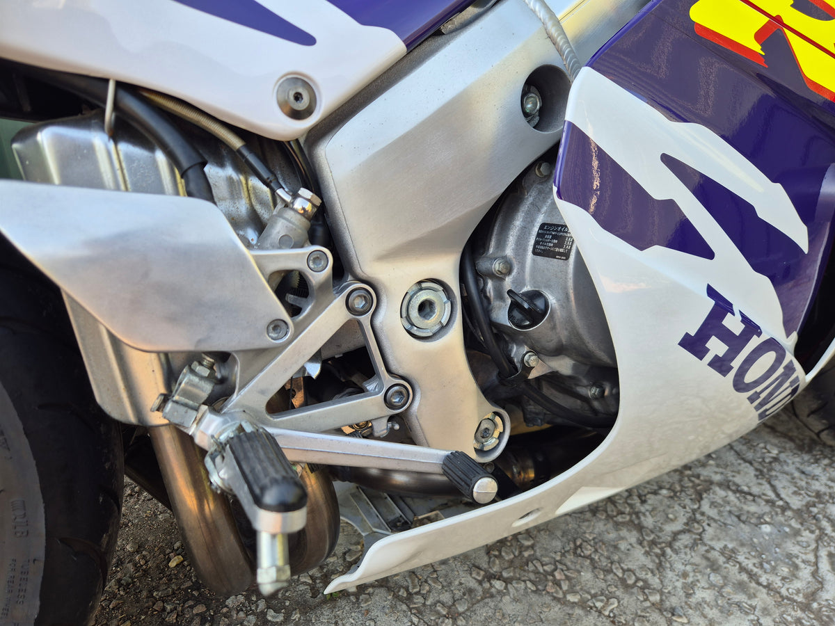 Honda RVF400