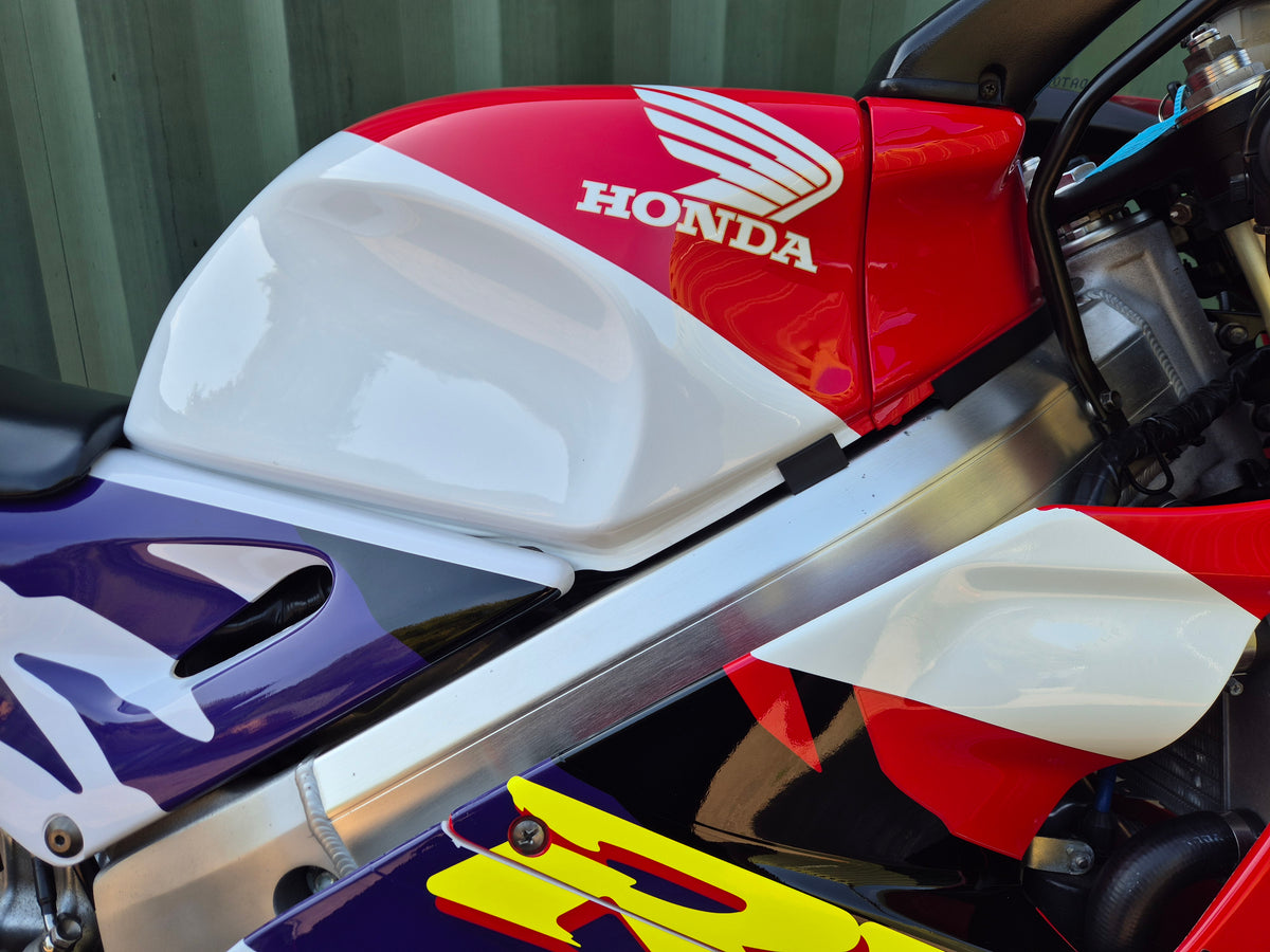 Honda RVF400