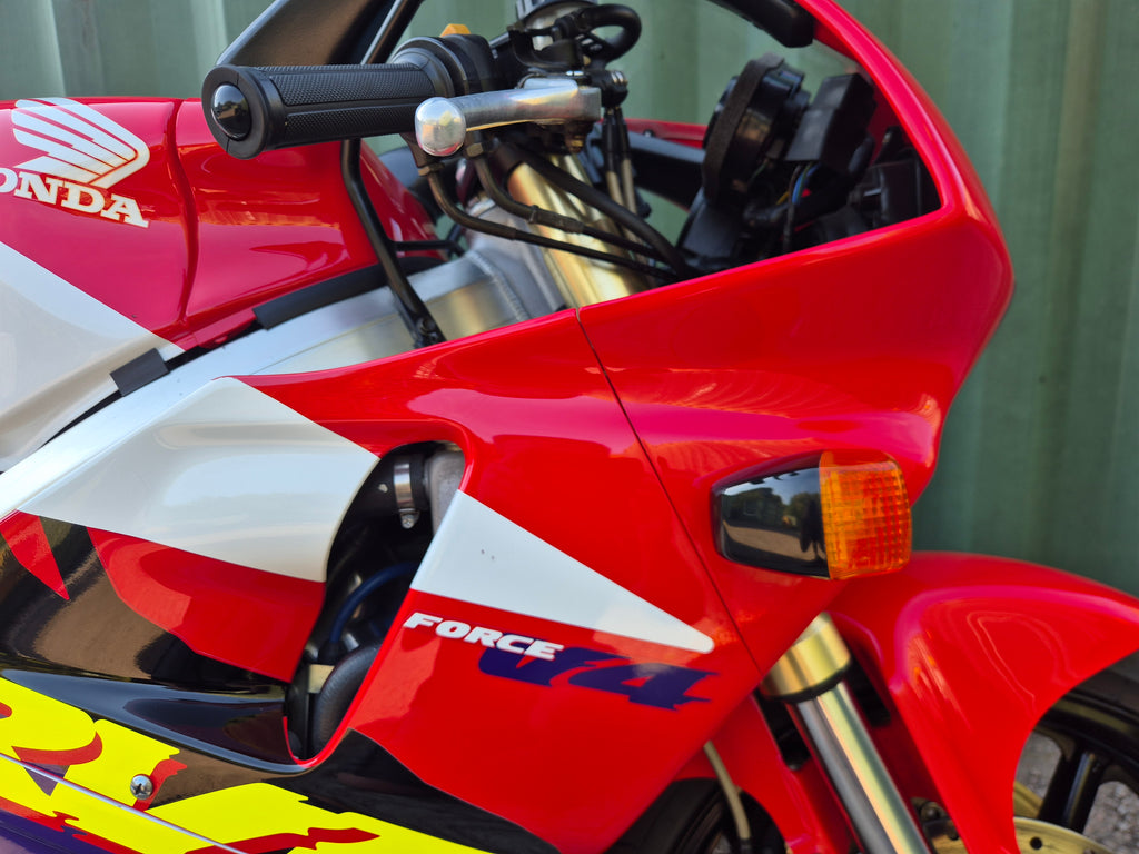 Honda RVF400