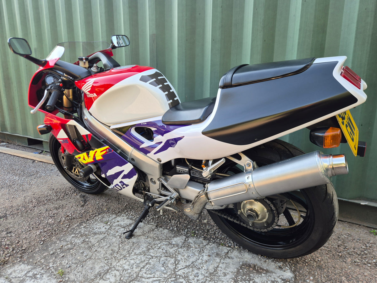 Honda RVF400