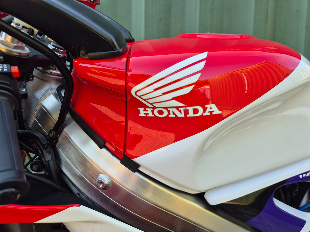 Honda RVF400