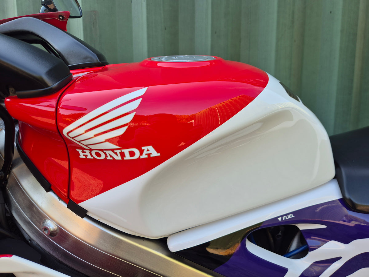 Honda RVF400
