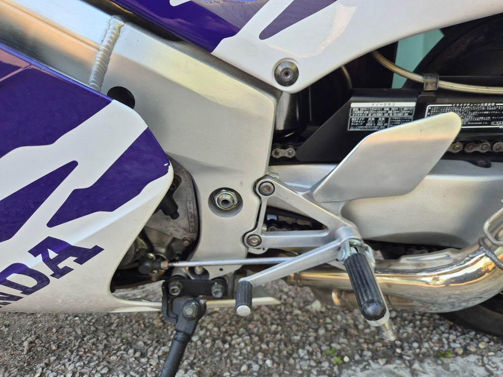 Honda RVF400