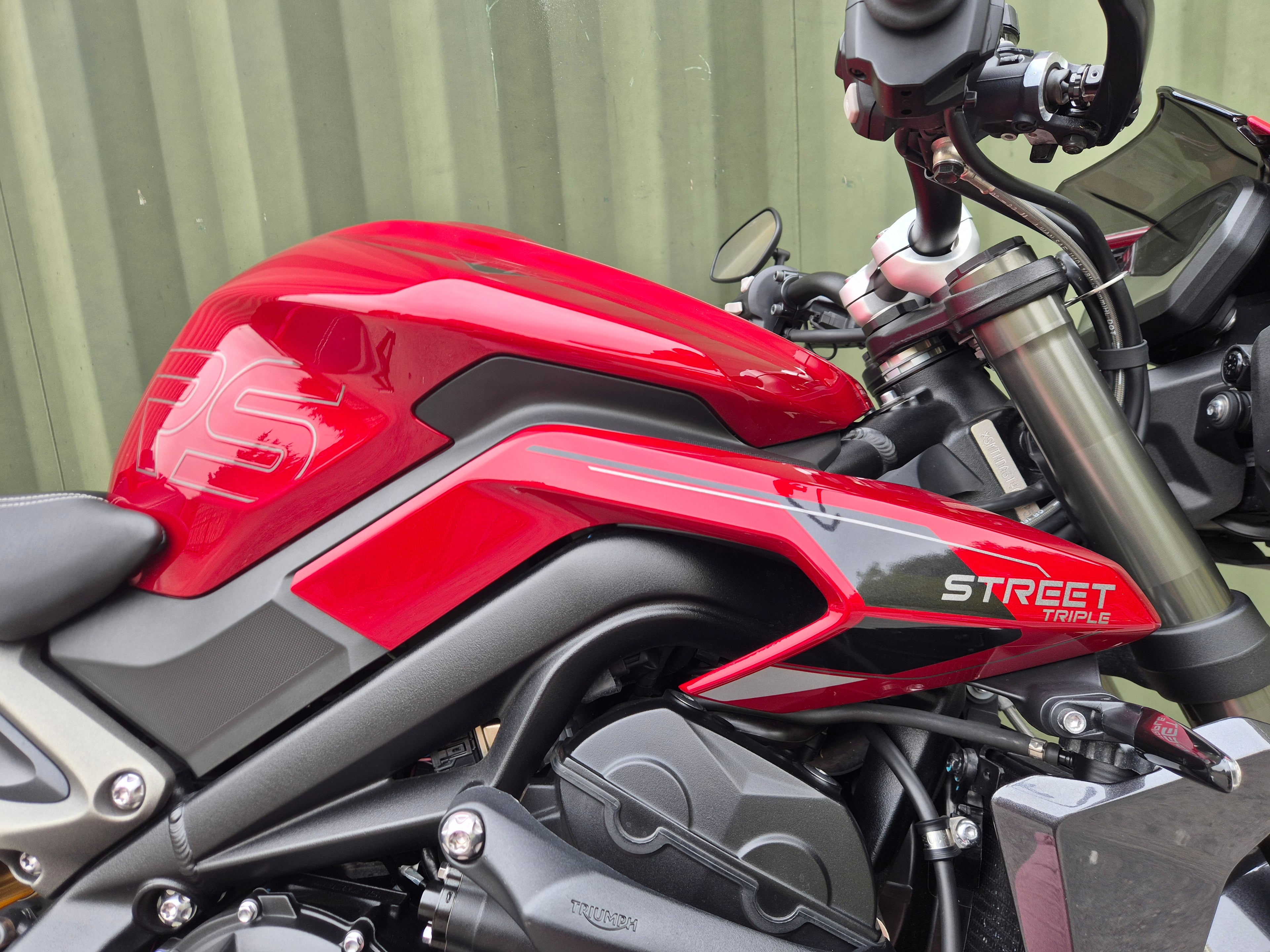 Triumph Street Triple RS