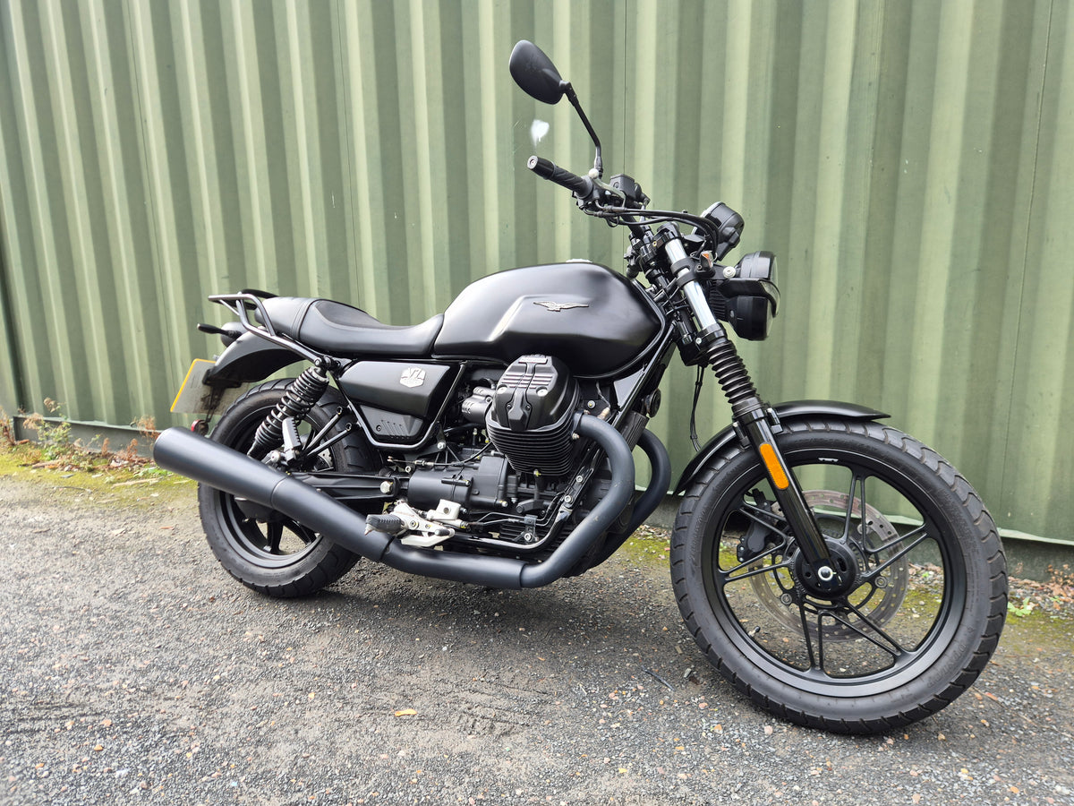 Moto Guzzi V7 Stone - 2023